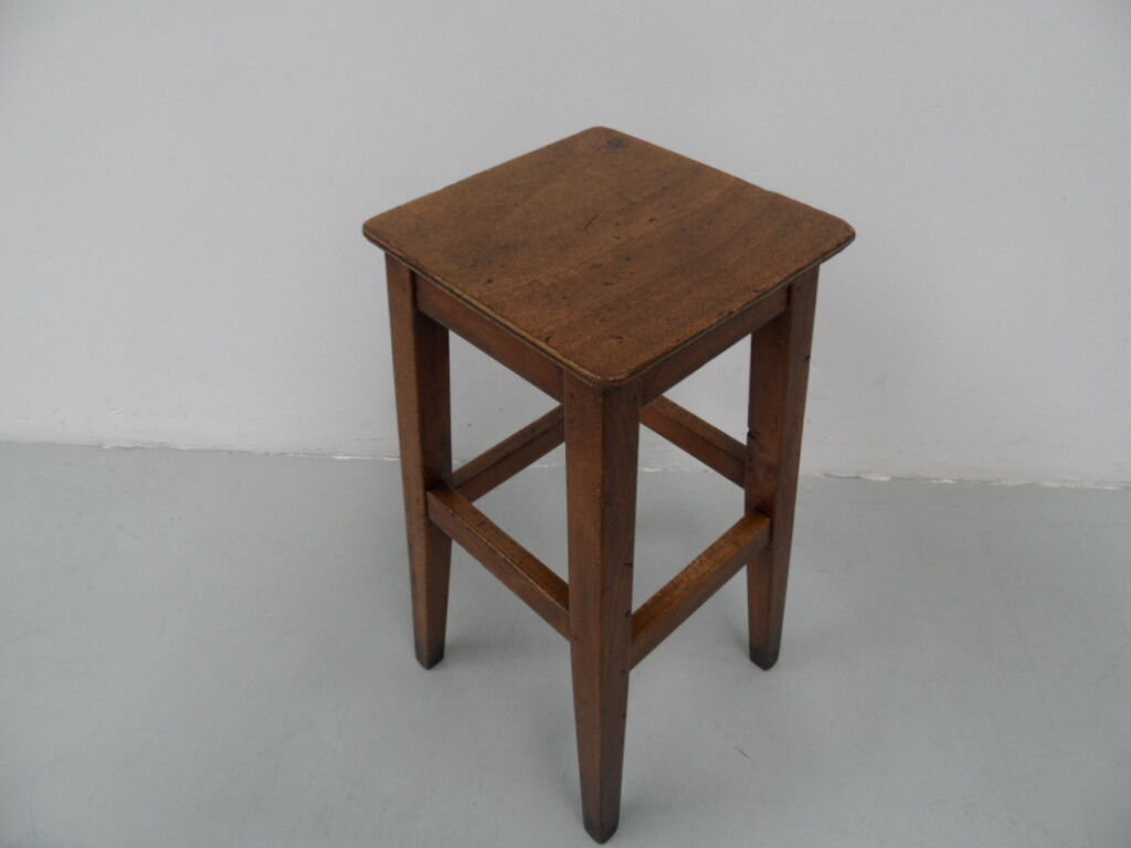 Tabouret en bois vintage