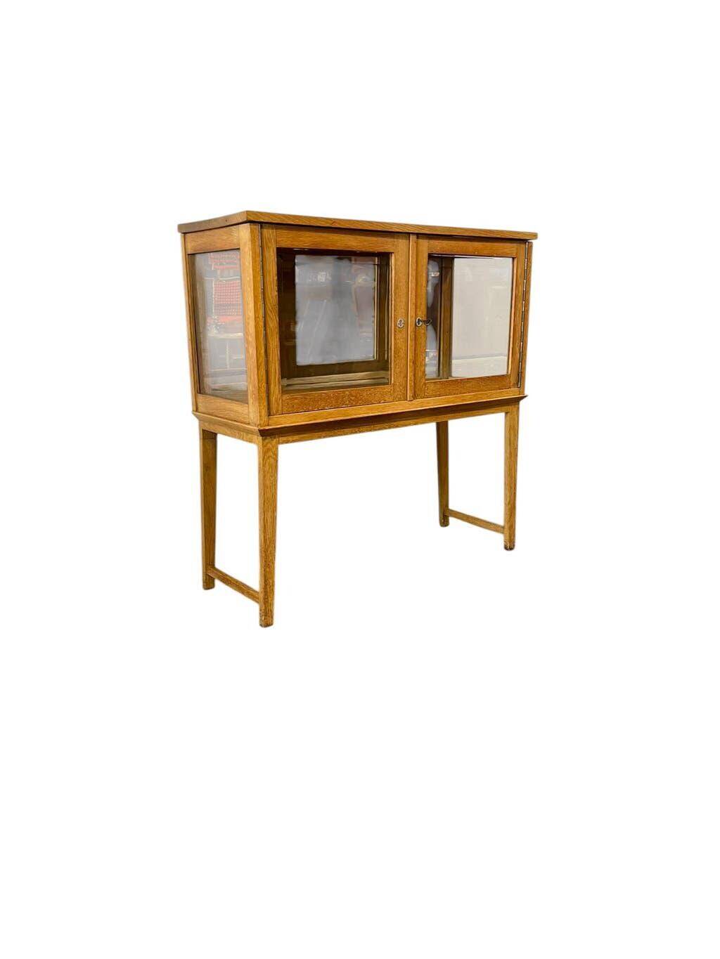Display cabinet/tea cabinet/vintage wooden shelf