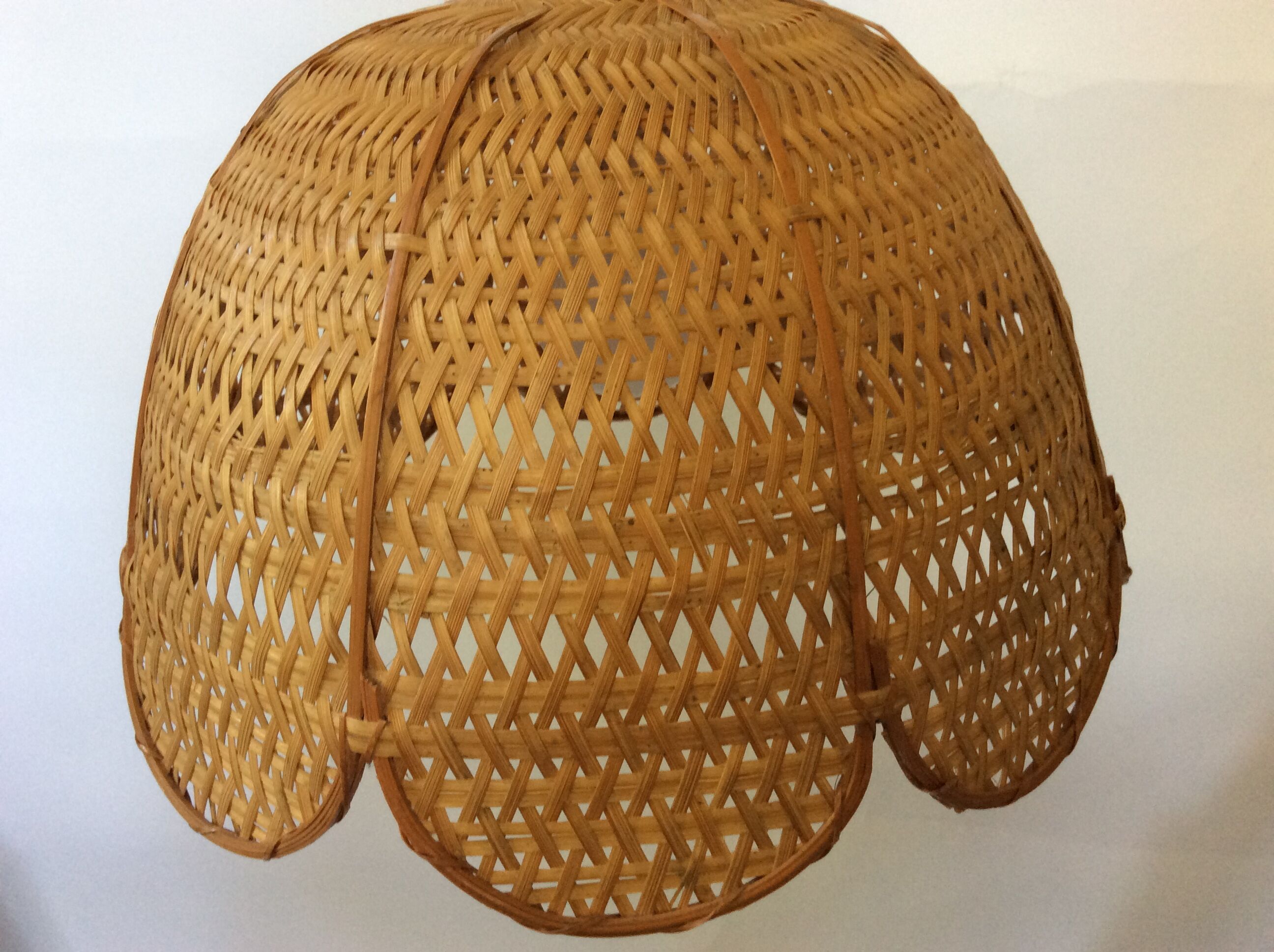 Wicker pendant shape vintage flower