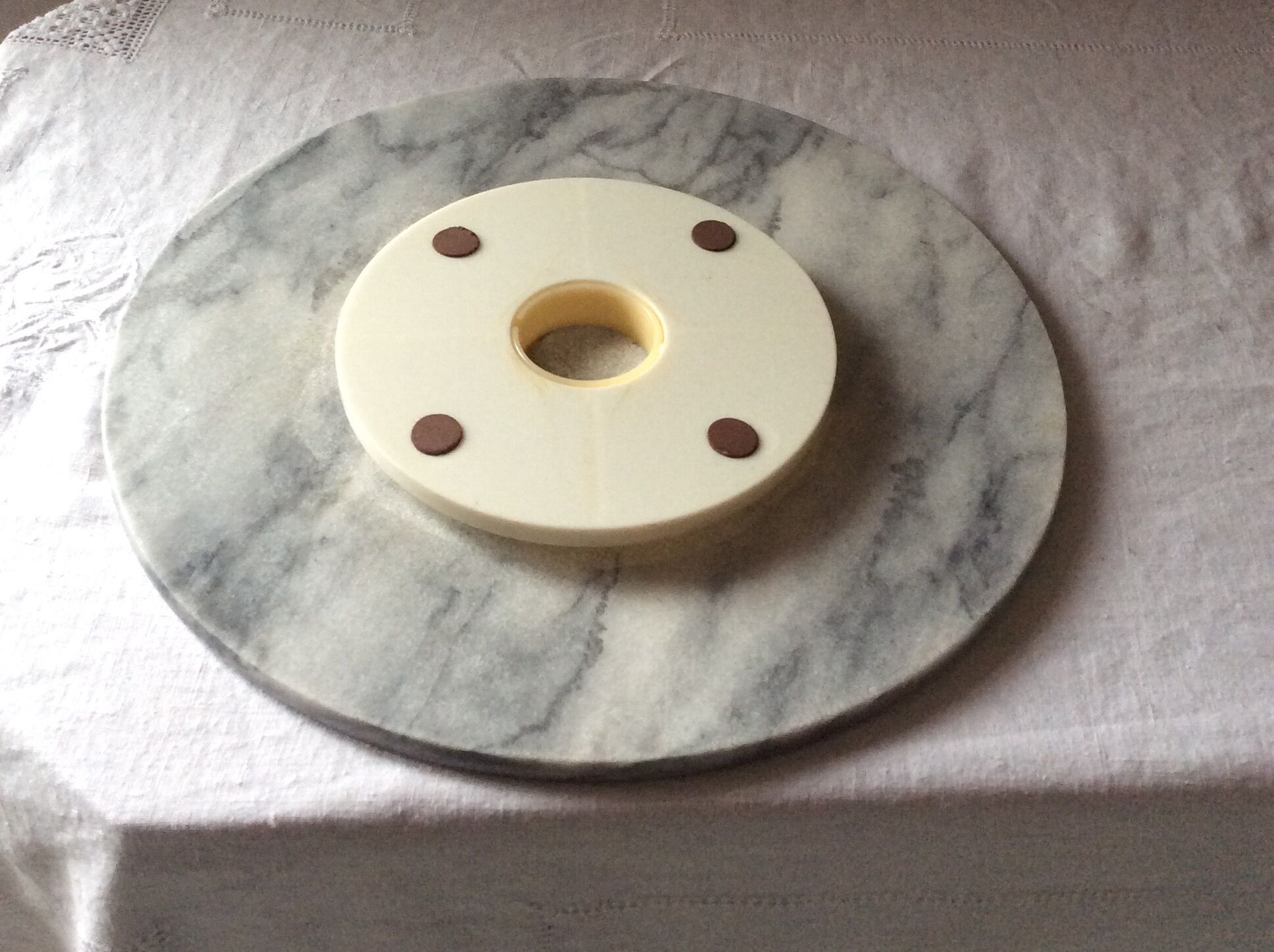 Plateau rond en marbre