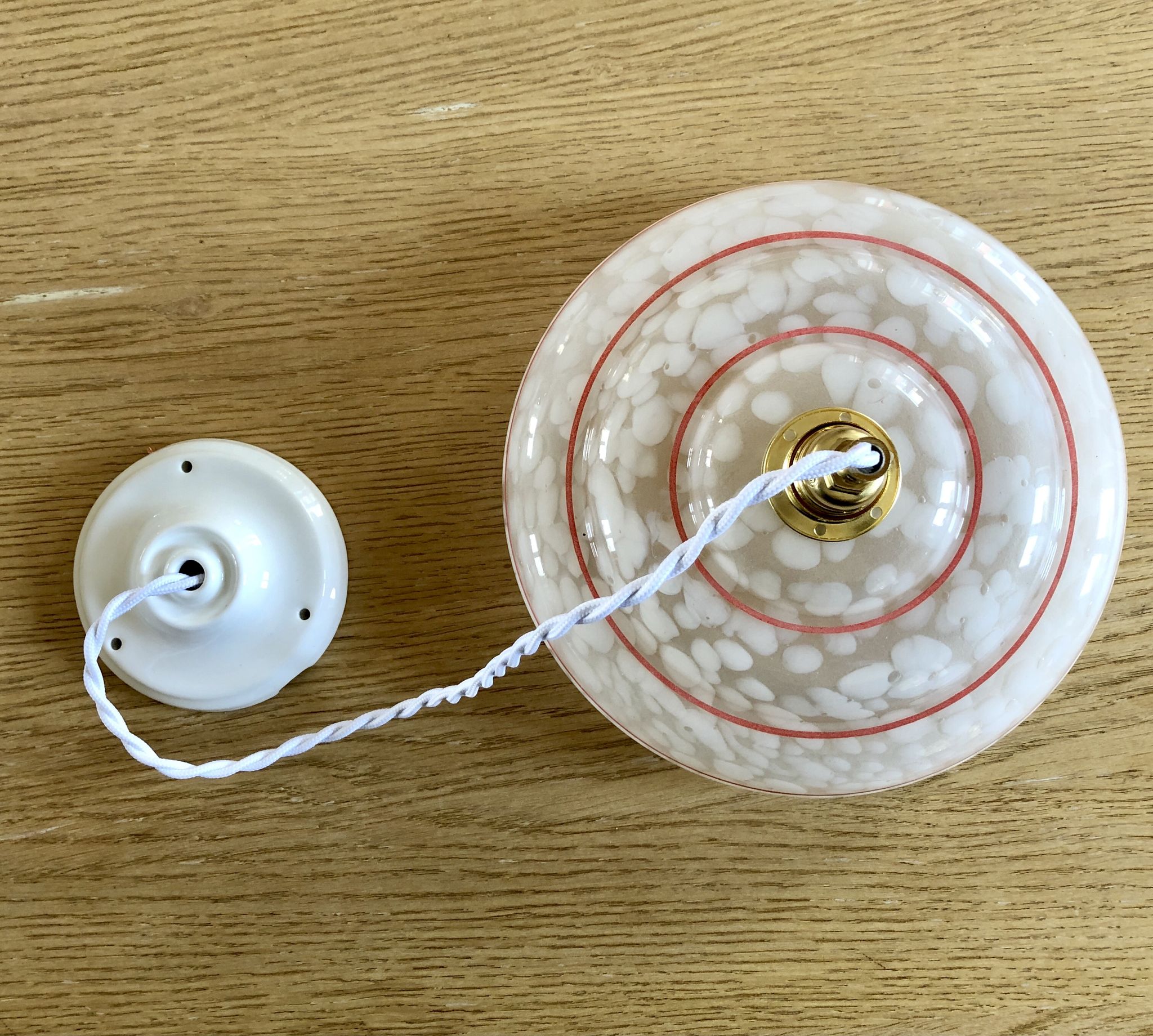 Vintage lampshade suspension and porcelain rosette