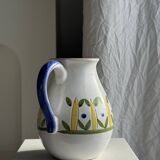 Grande carafe blanche en terre cuite à motif de frise stylisée verte jaune