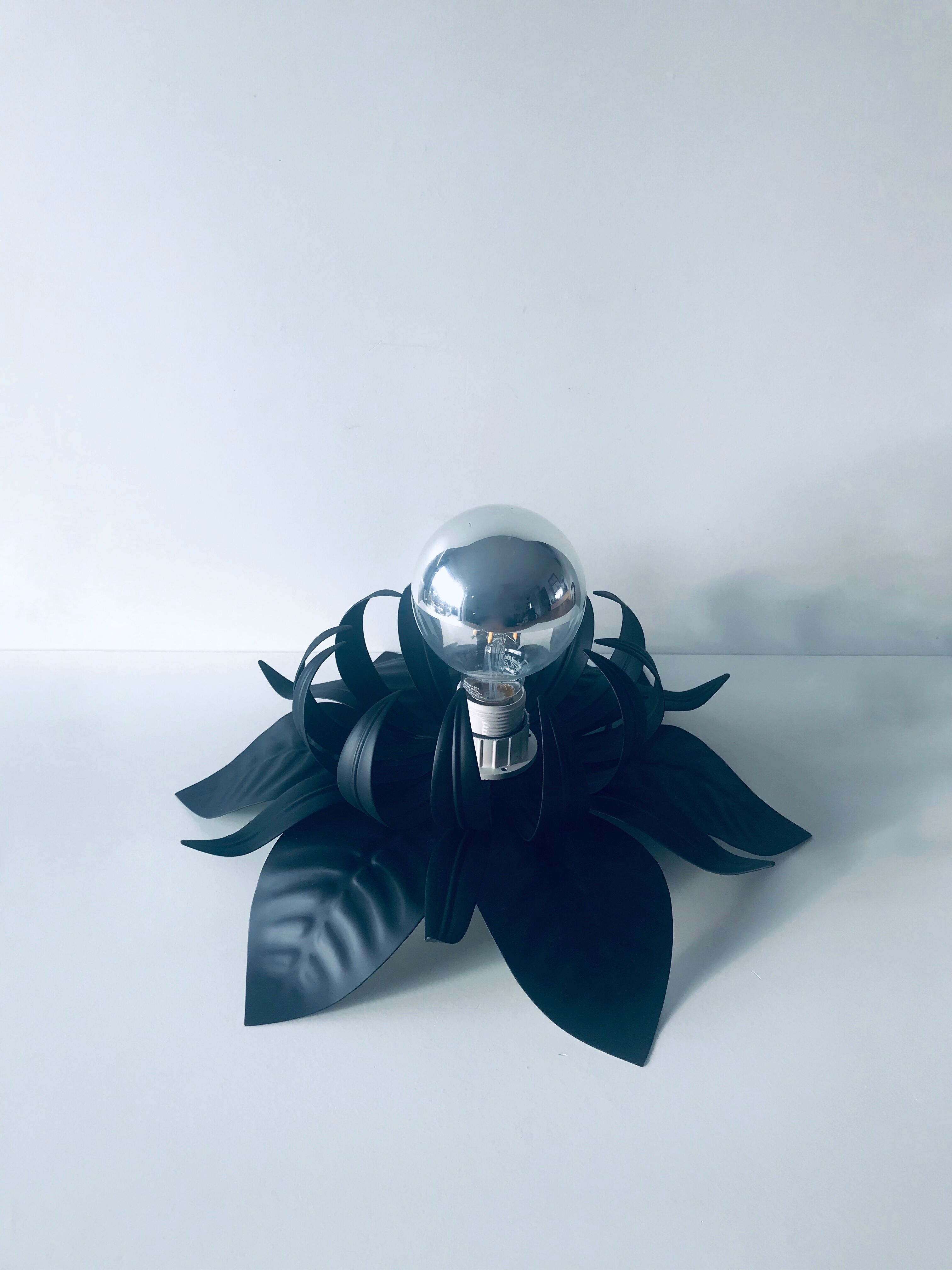 Black metal flower ceiling light
