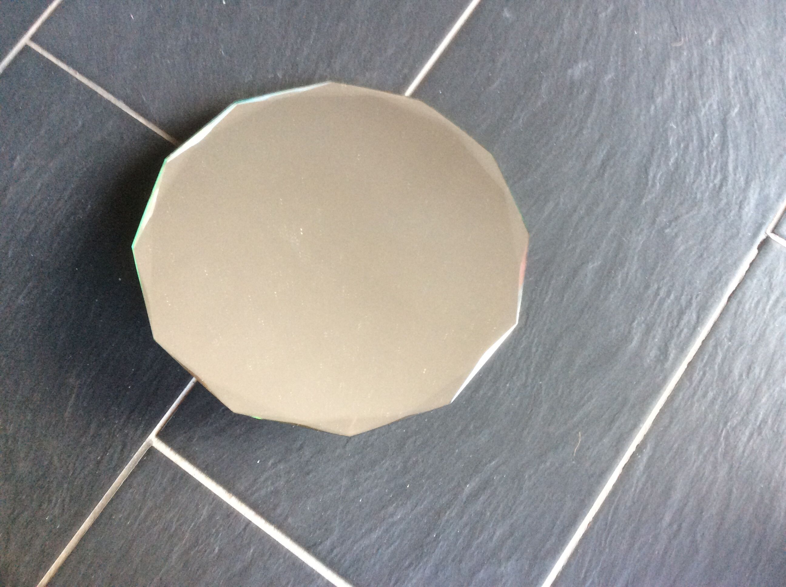 Bevelled mirror to lay  28x30cm