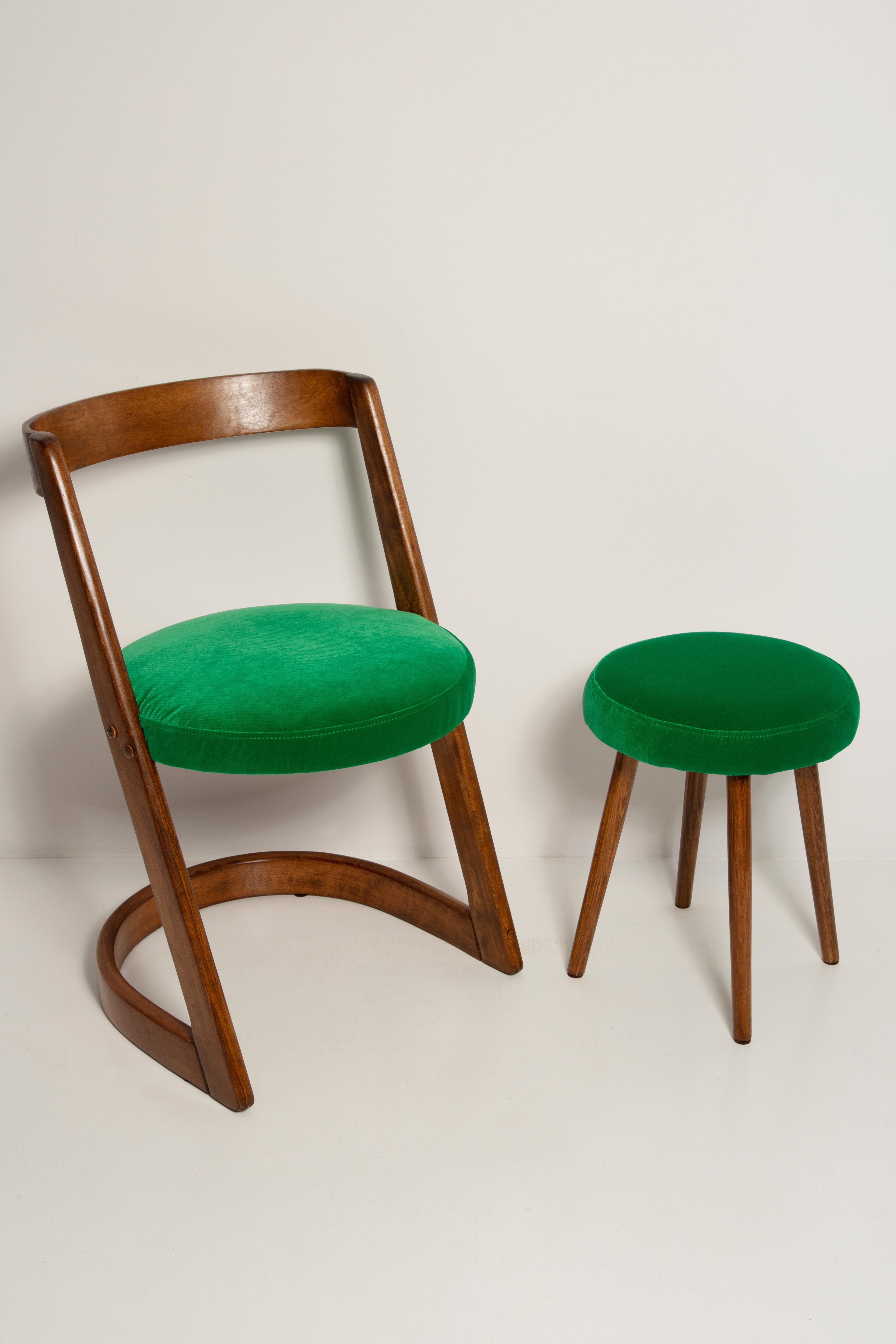 Chaise et tabouret Halfa en velours vert milieu du siècle, Baumann, France, années 1970