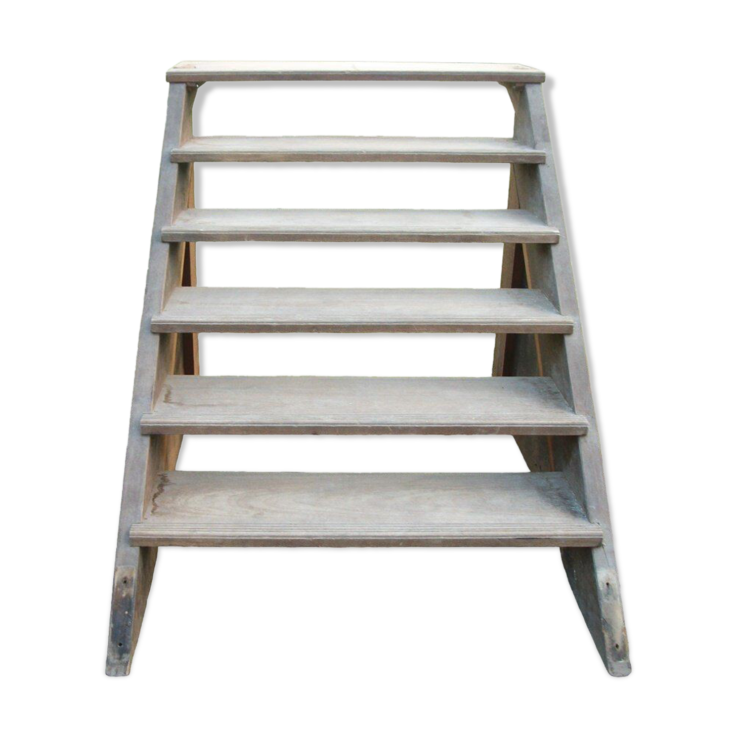 Staircase access scenic / shelf on roullettes