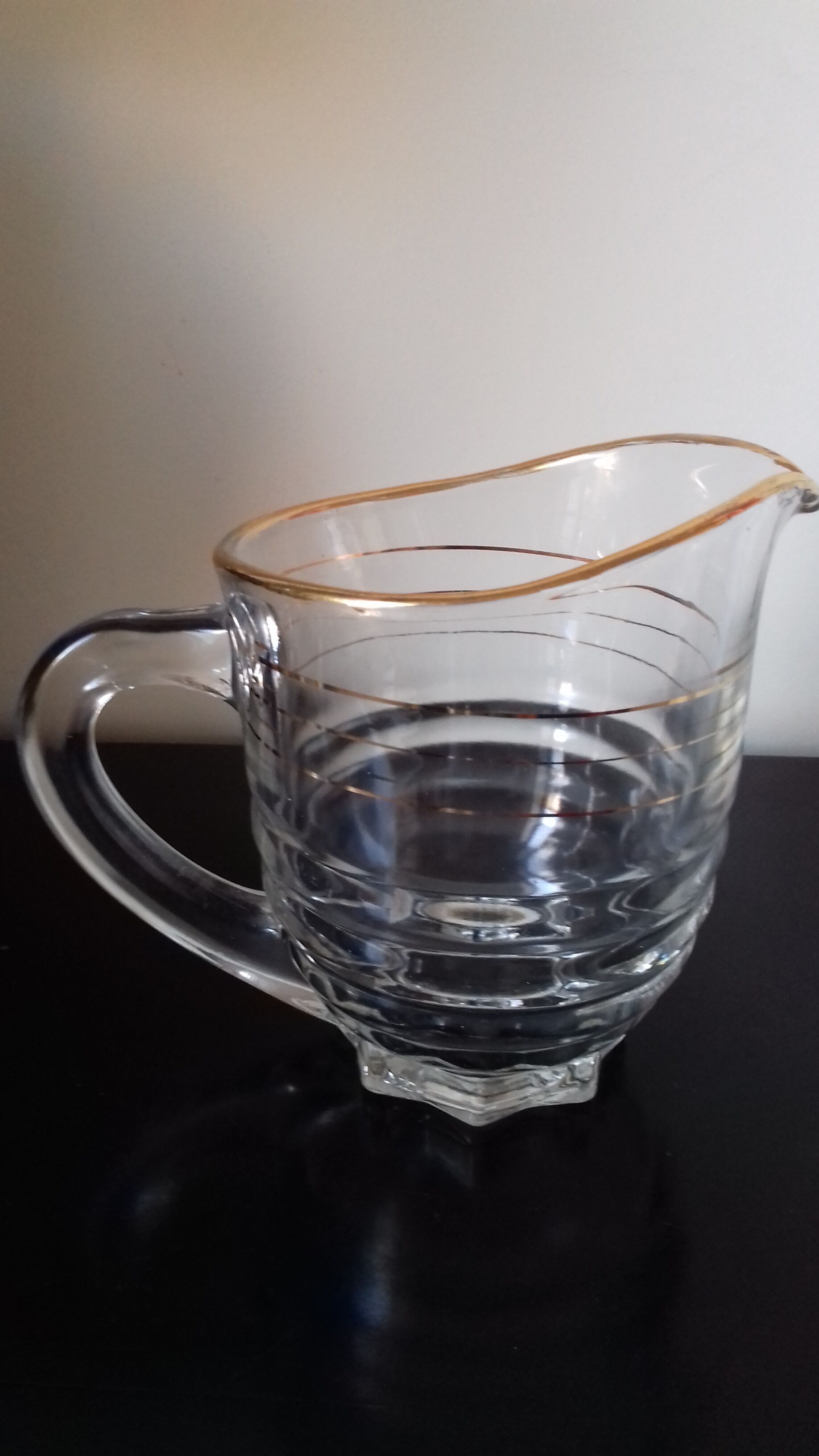 Carafe avec 6 petits verres vintage