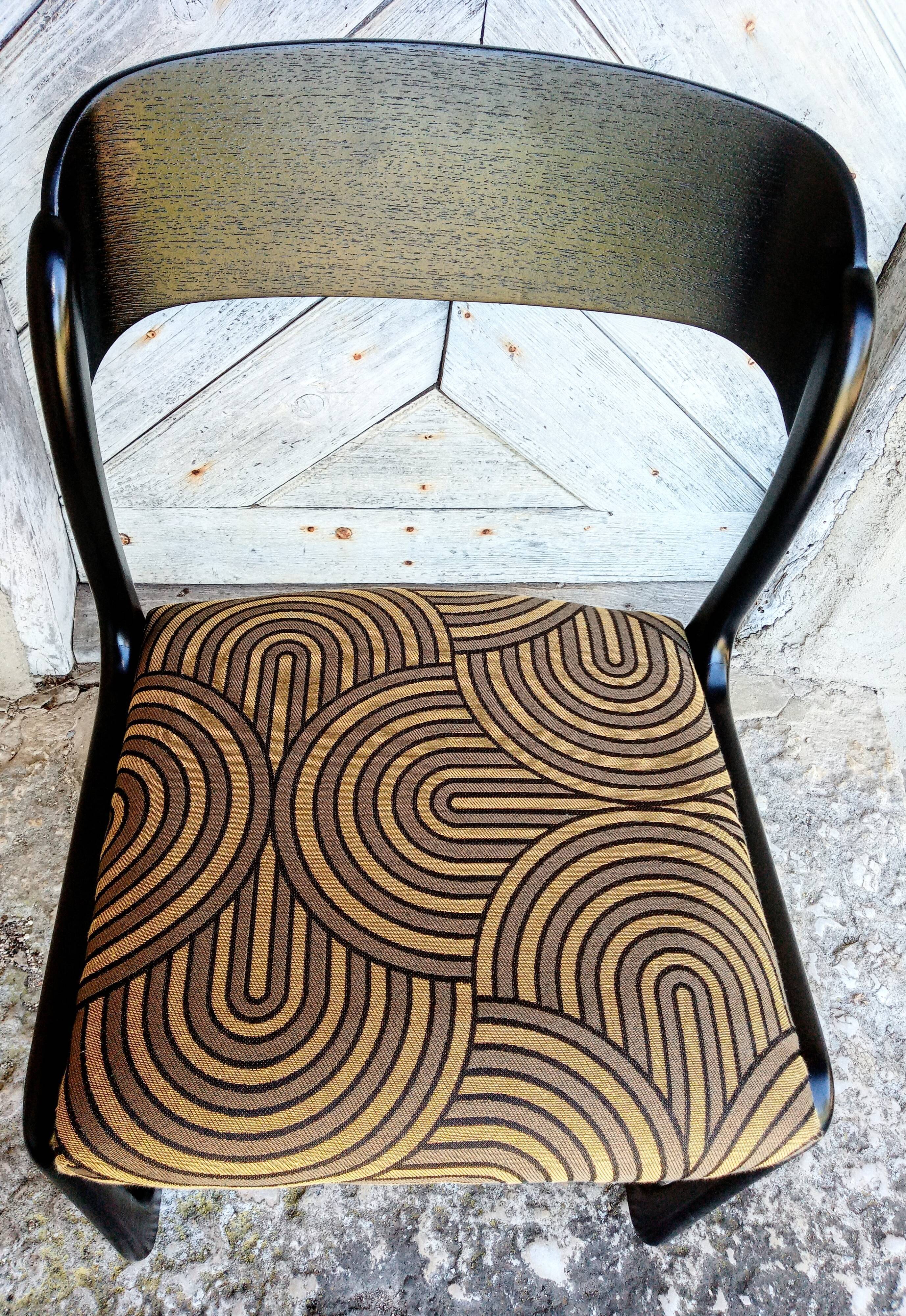 Set of four Baumann Bémole chairs "sled"