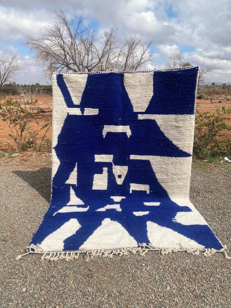 Decorated Moroccan rug 200cm x 300cm