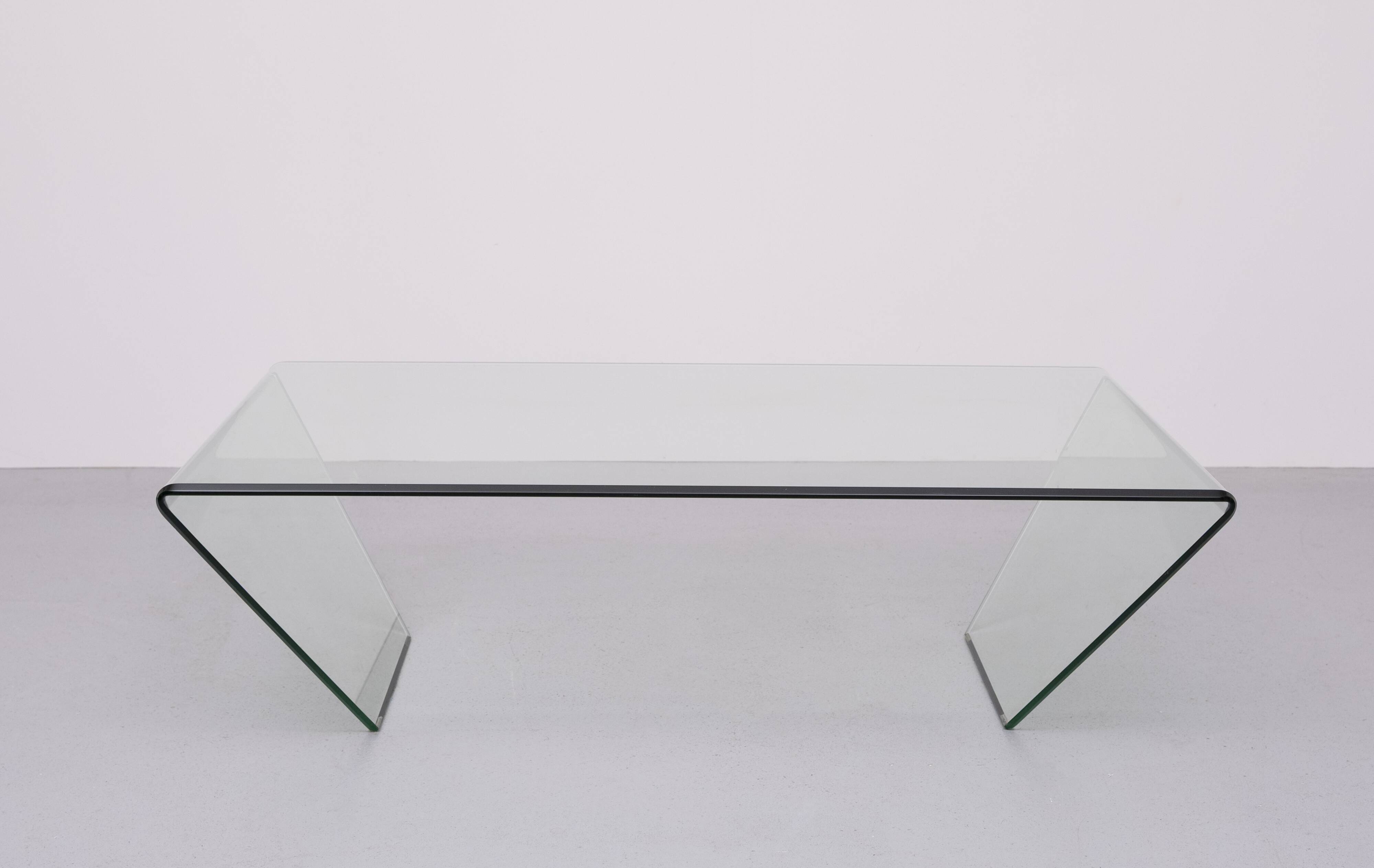 curved Glass coffee table 1980s Italy