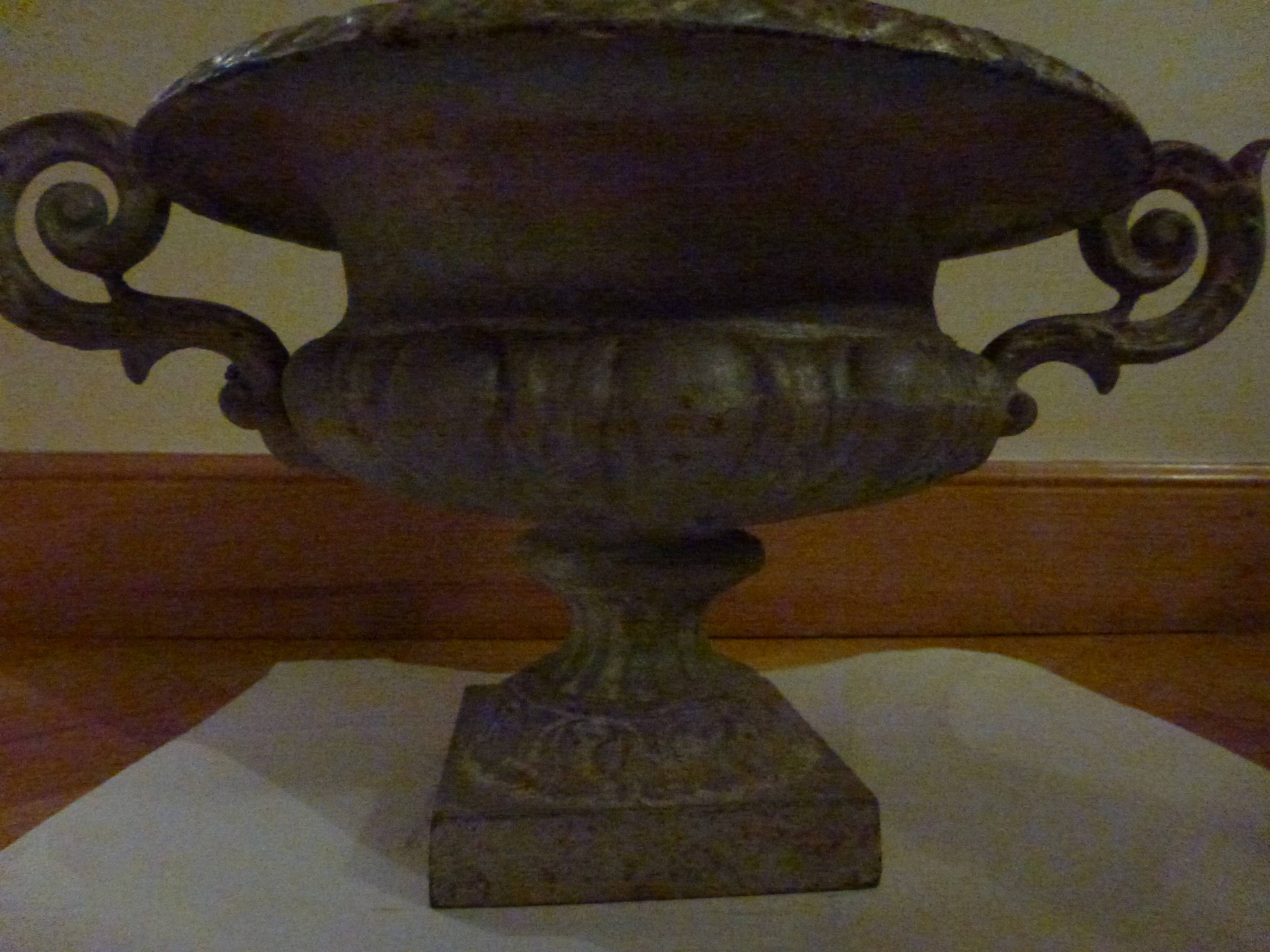 Medicis basin model Chambort in cast iron