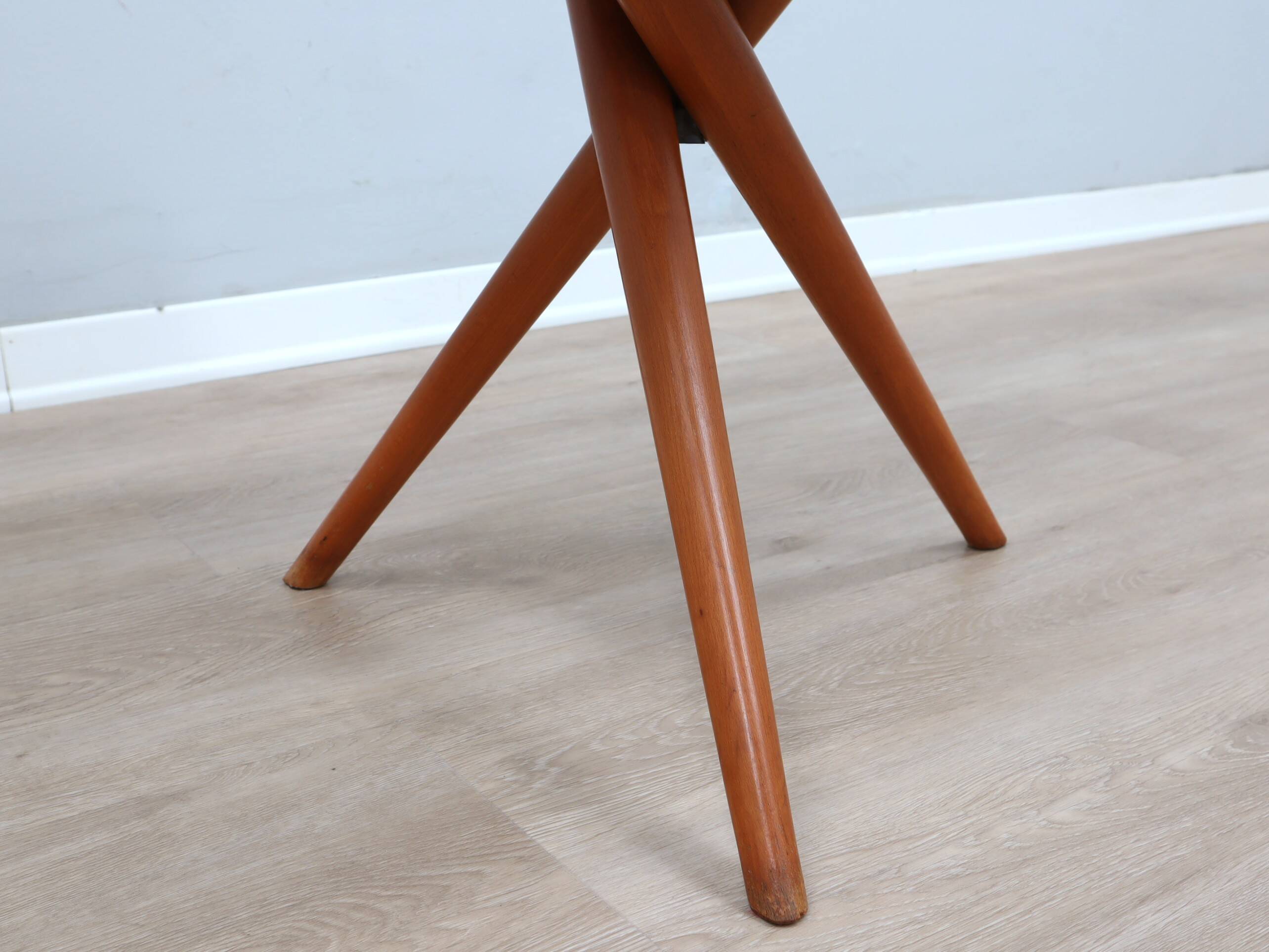 Mid-Century elegant Cesare Lacca tripode coffee table 1950s