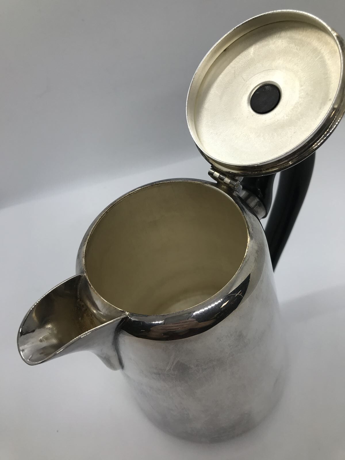 Silver metal pourer