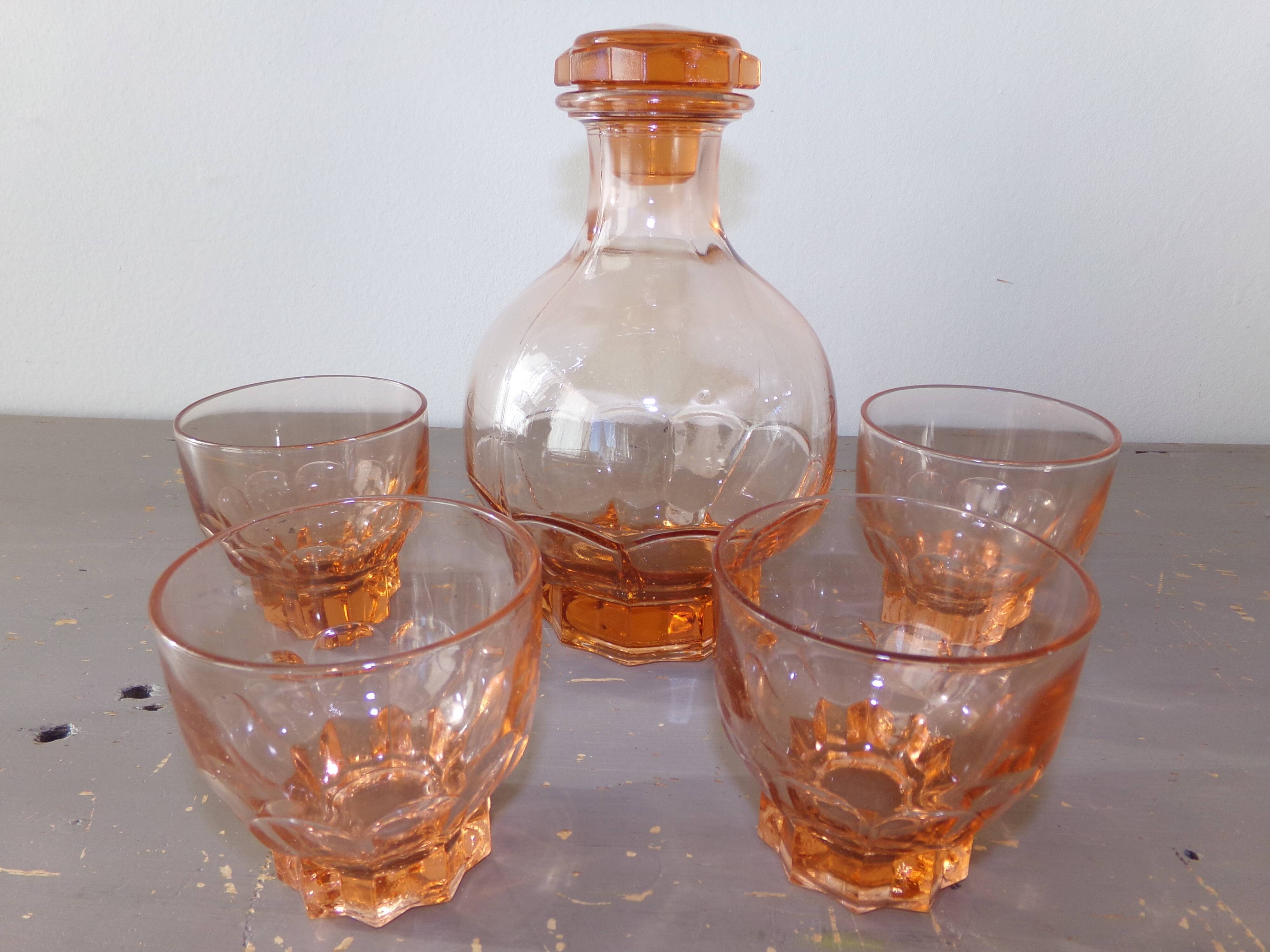Art Deco carafe and its 4 glasses