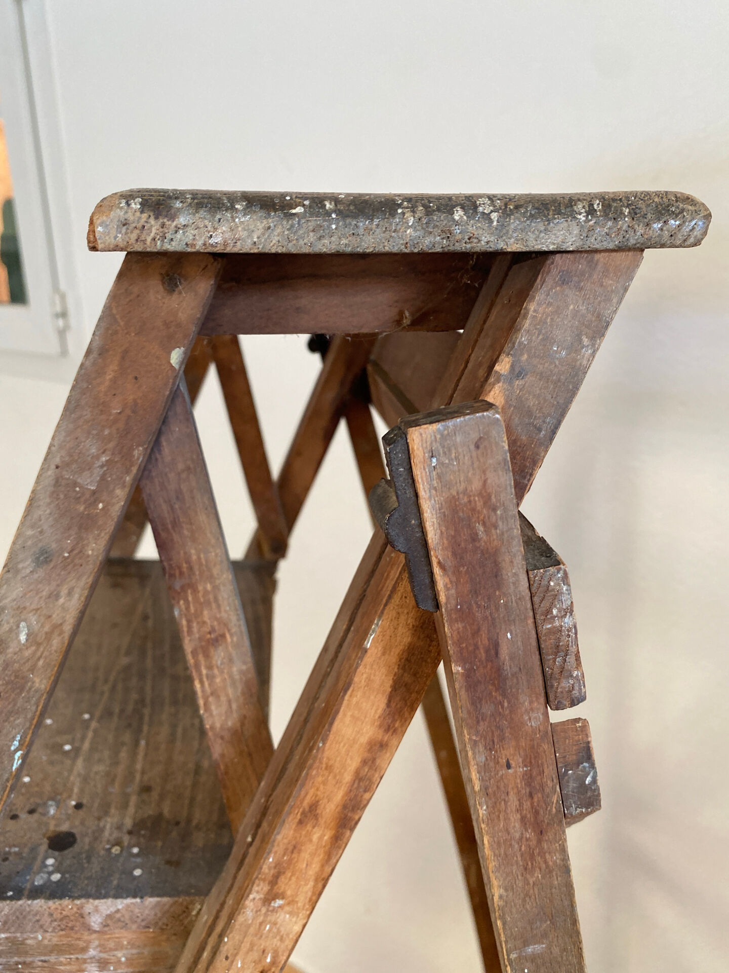 Wooden painter's step ladder