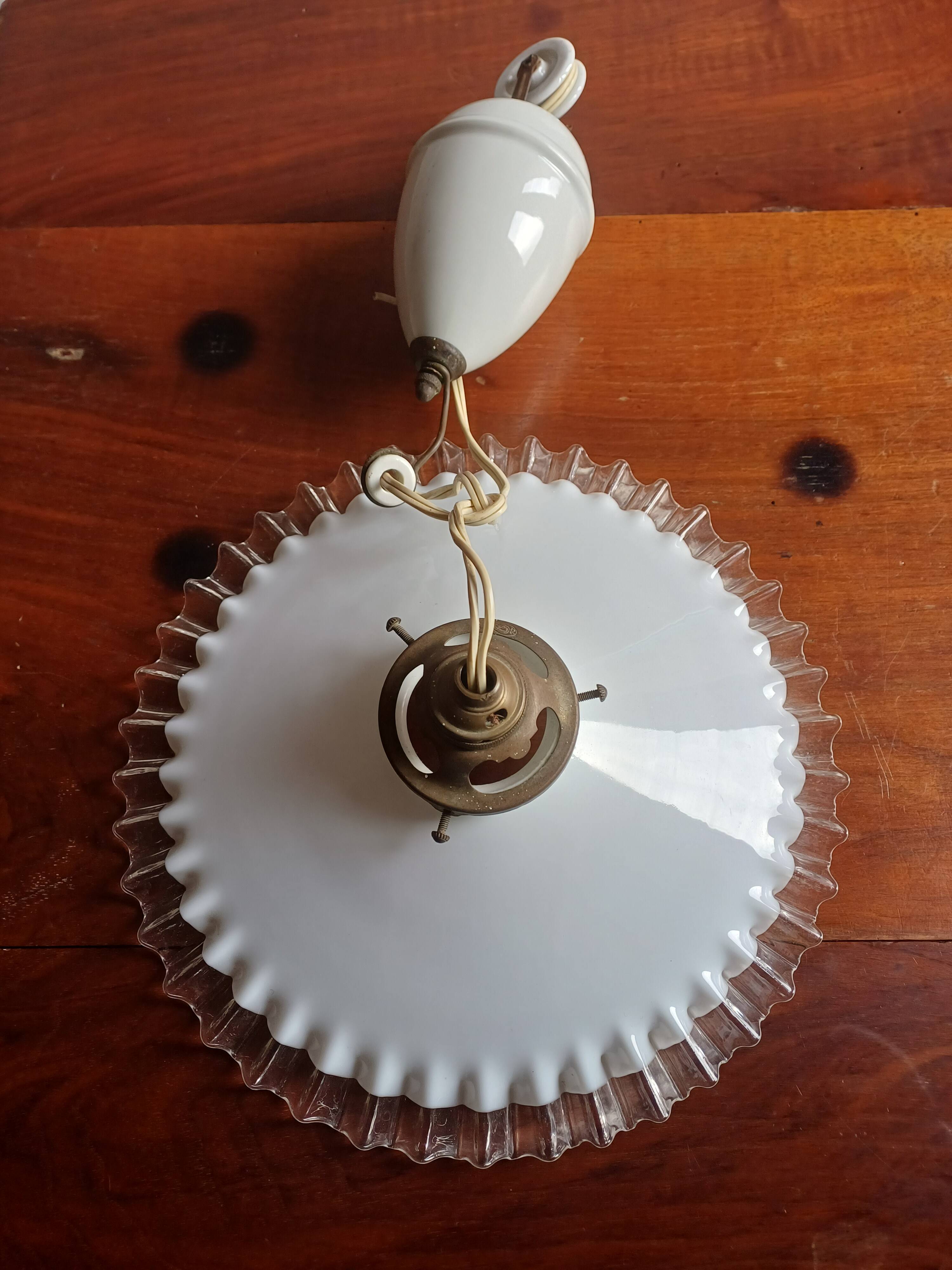 Vintage "rise and fall" lamp in opaline and porcelain