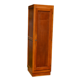 Boarding cabinet