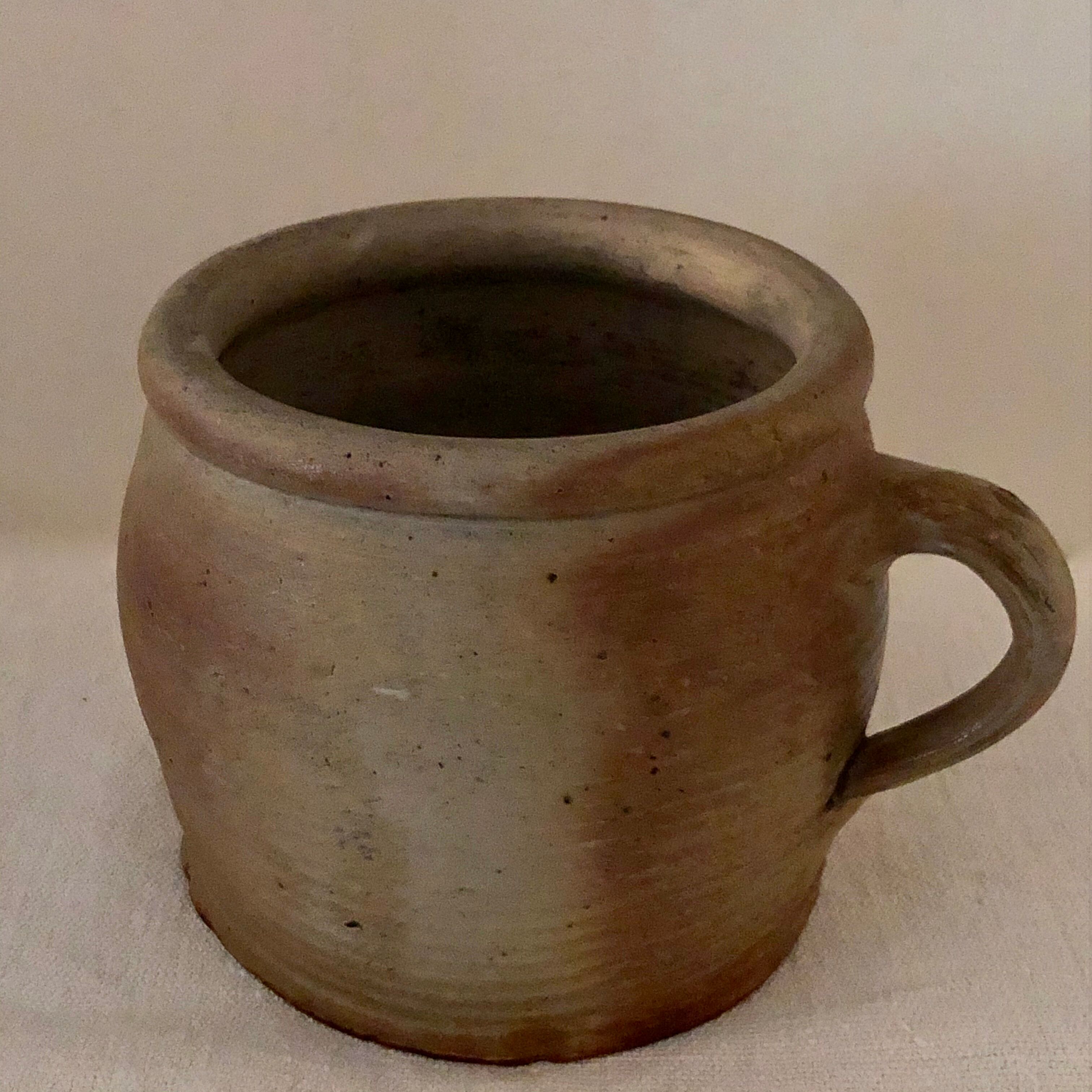 Pot en grès vernissé porte-ustensiles en cuisine