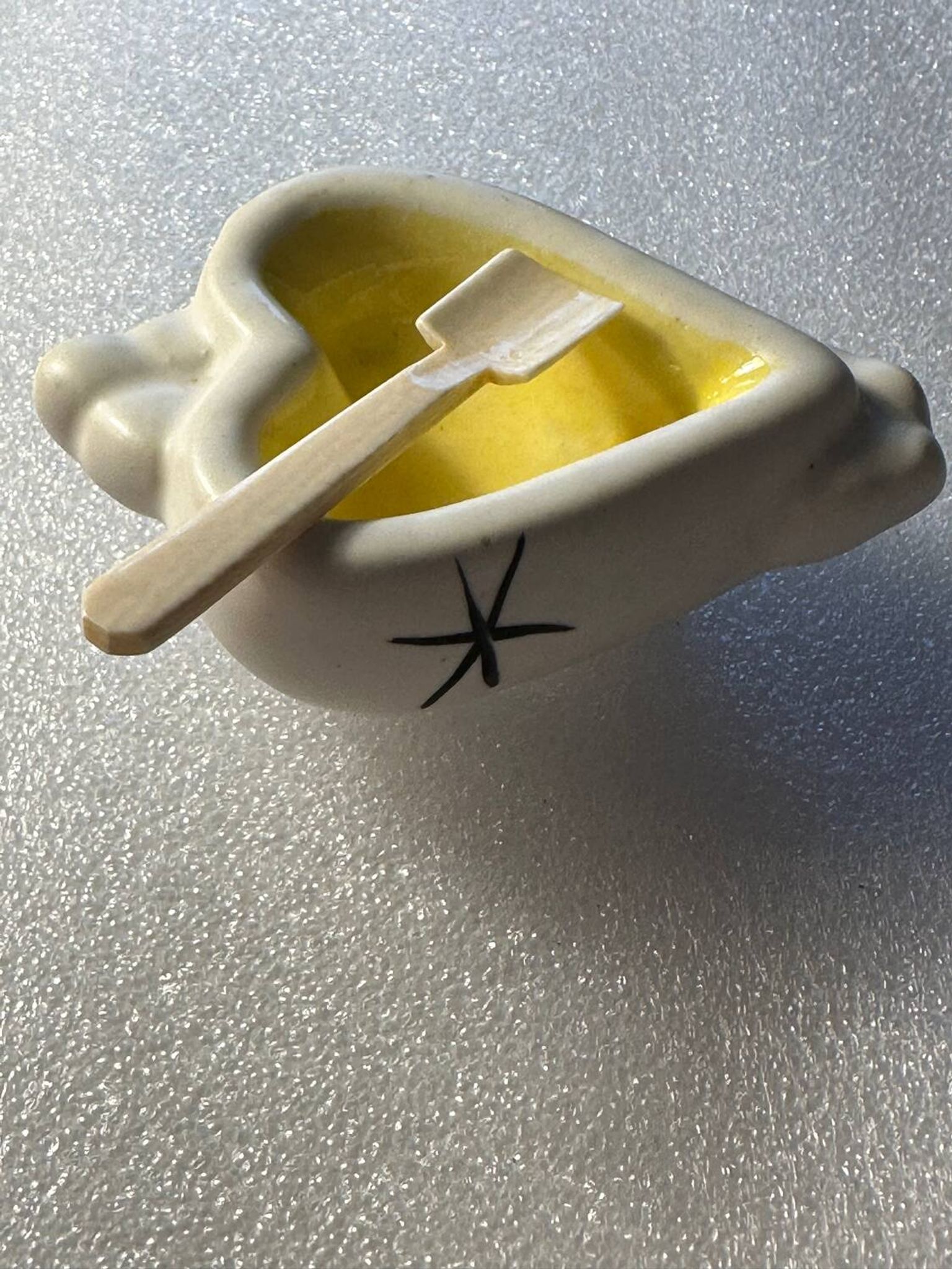 Vintage 50s salt and pepper shaker - ceramic - heart shapes