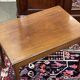 Table basse anglaise en acajou des années 1930