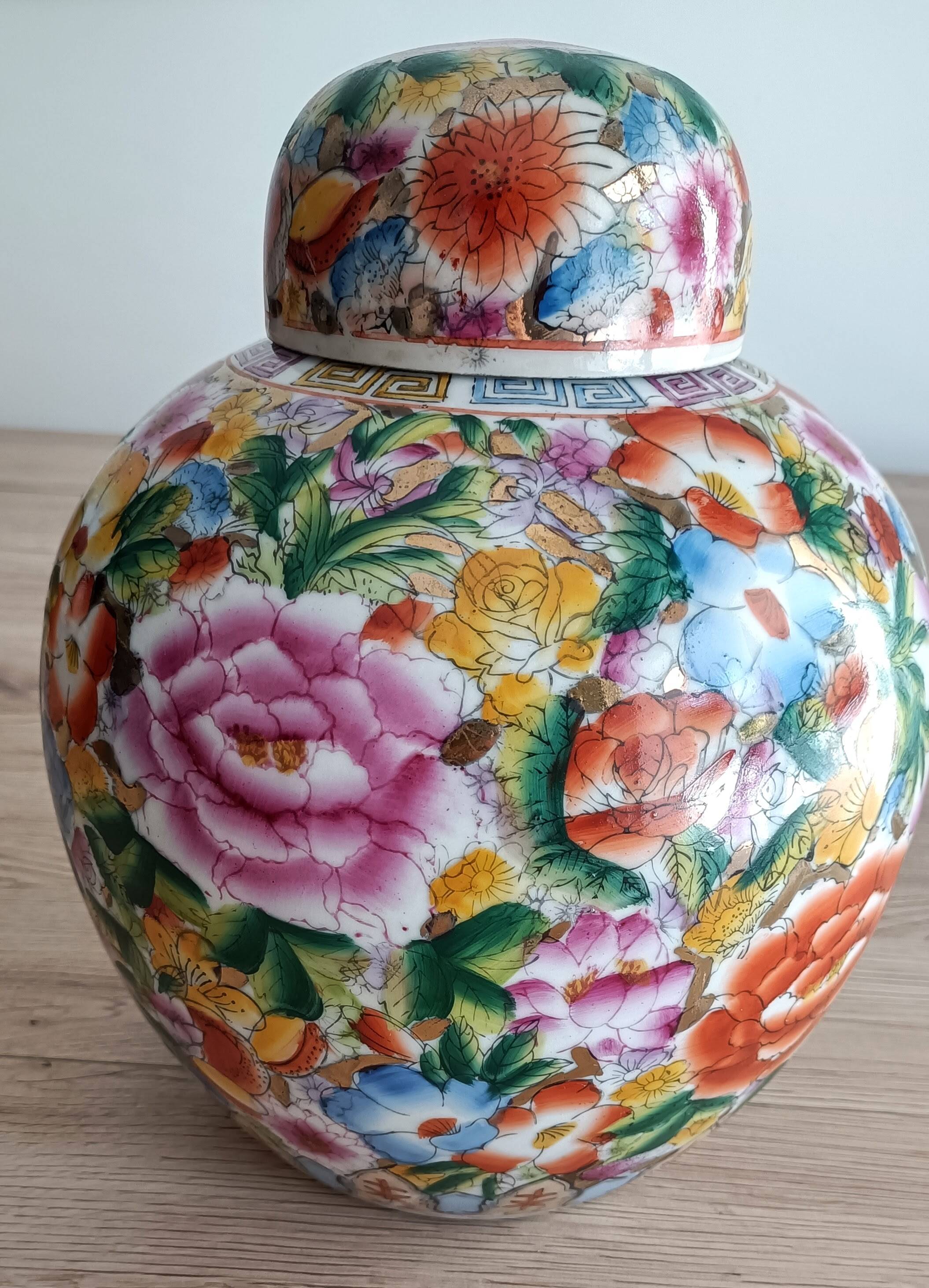 Large Chinese ginger jar with multi-colored porcelain lid