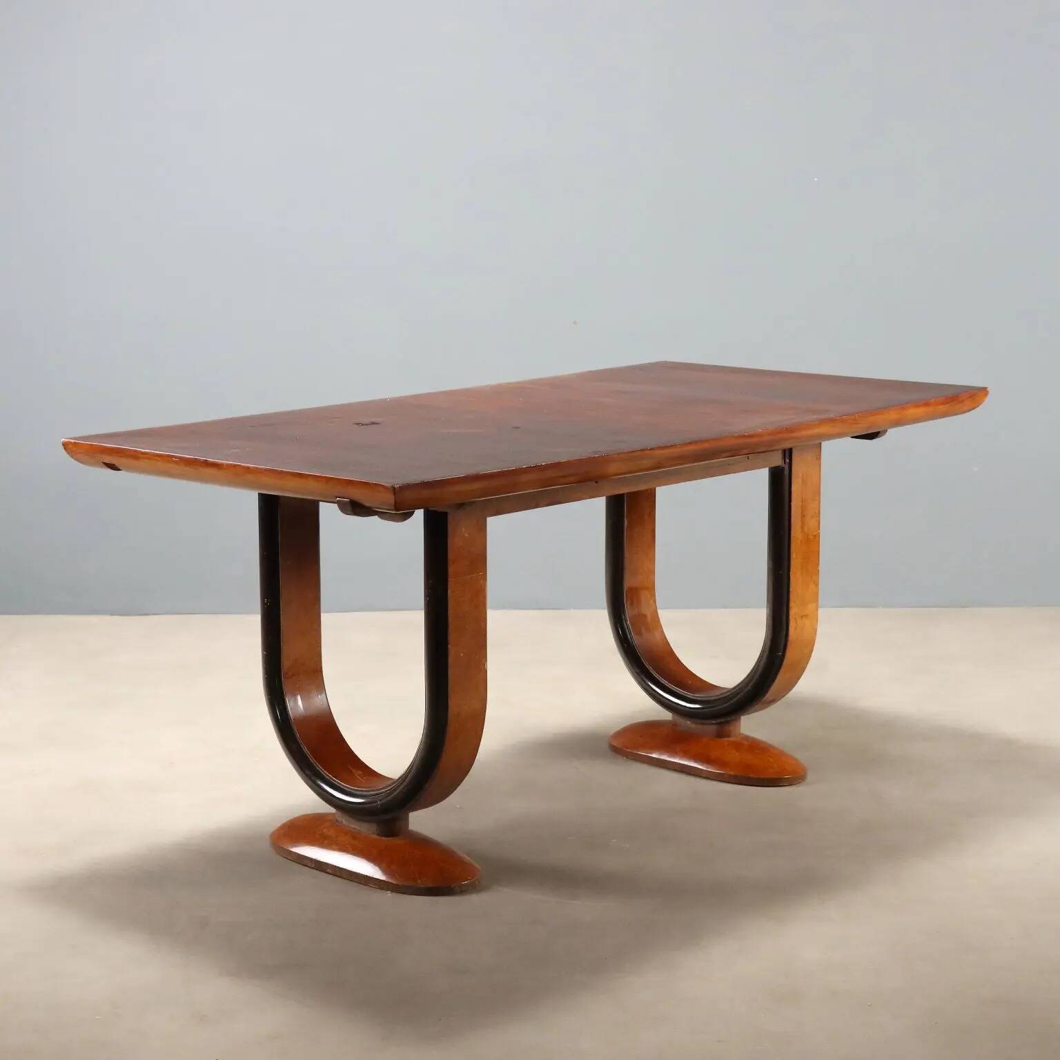 Art Deco table in rosewood and thuya burl.