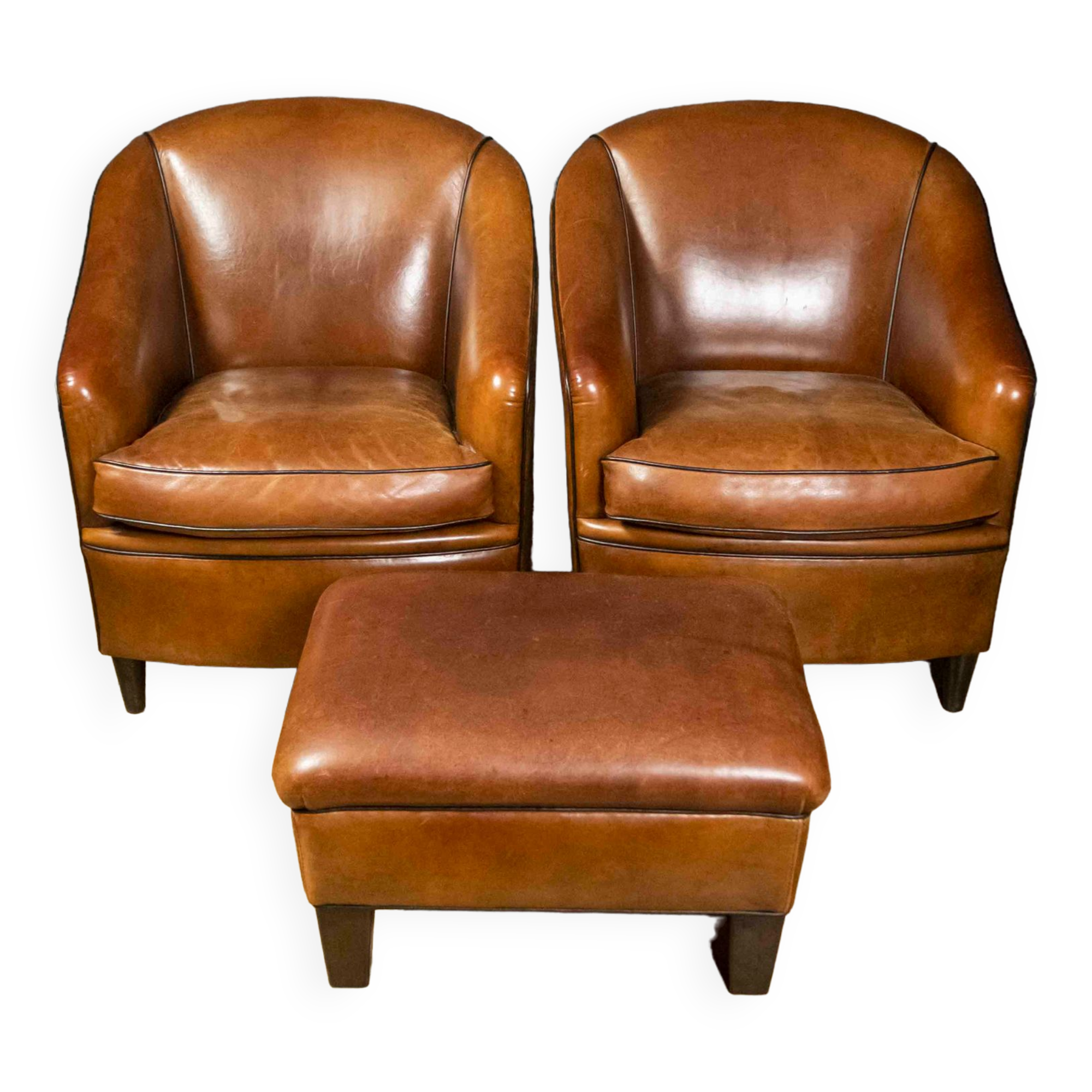 Ensemble de fauteuils club vintage en peau de mouton (Cuir de mouton) avec tabouret
