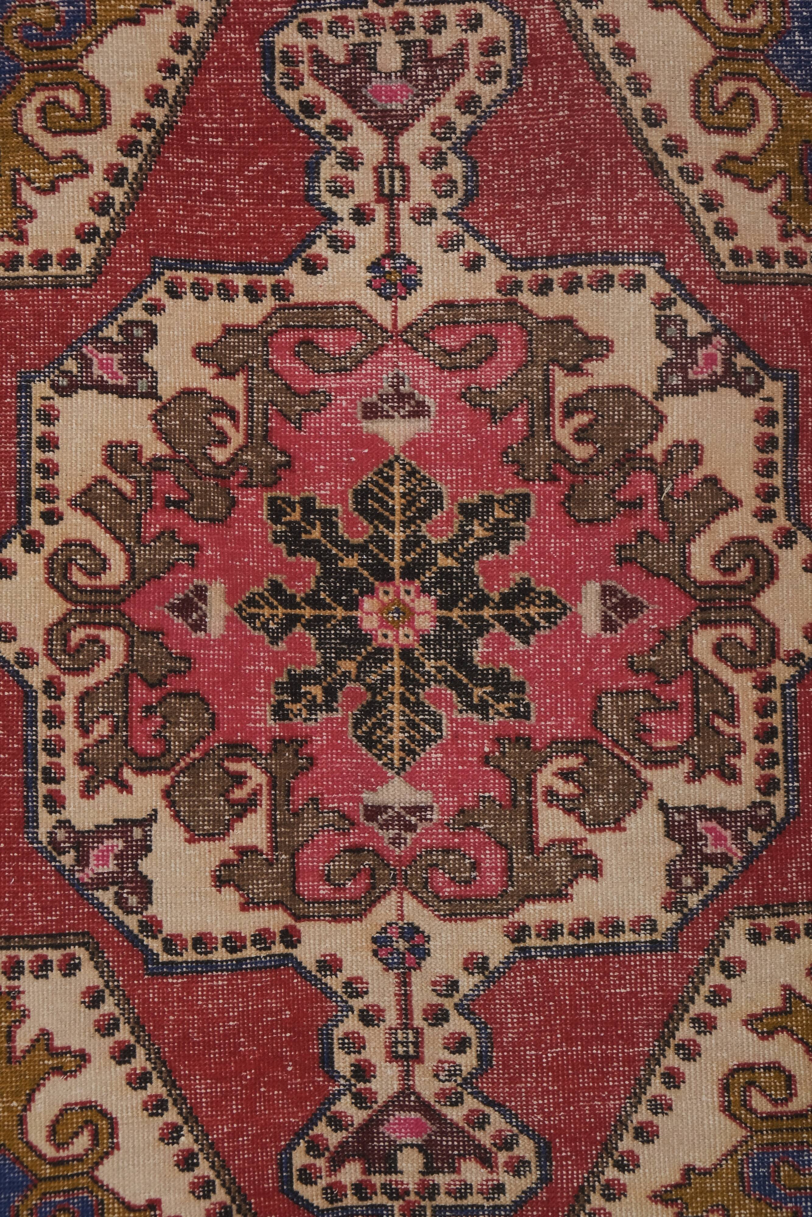 Vintage Turkish rug from Oushak, hand-woven 143 x 216 cm