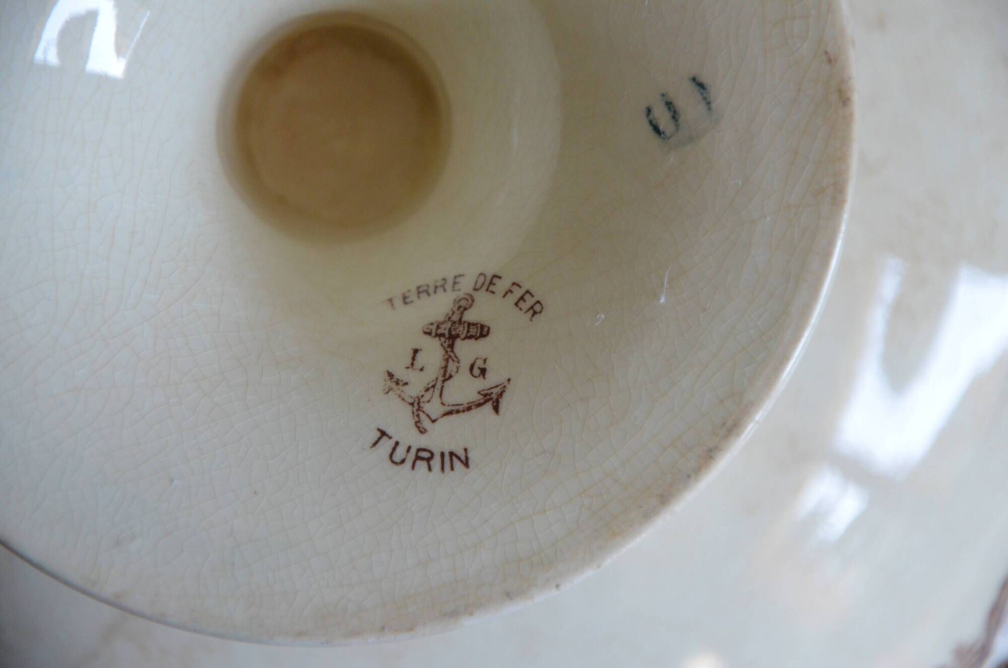 Large fruit bowl from the Clarefontaine earthenware factory, LG, Turin collection.