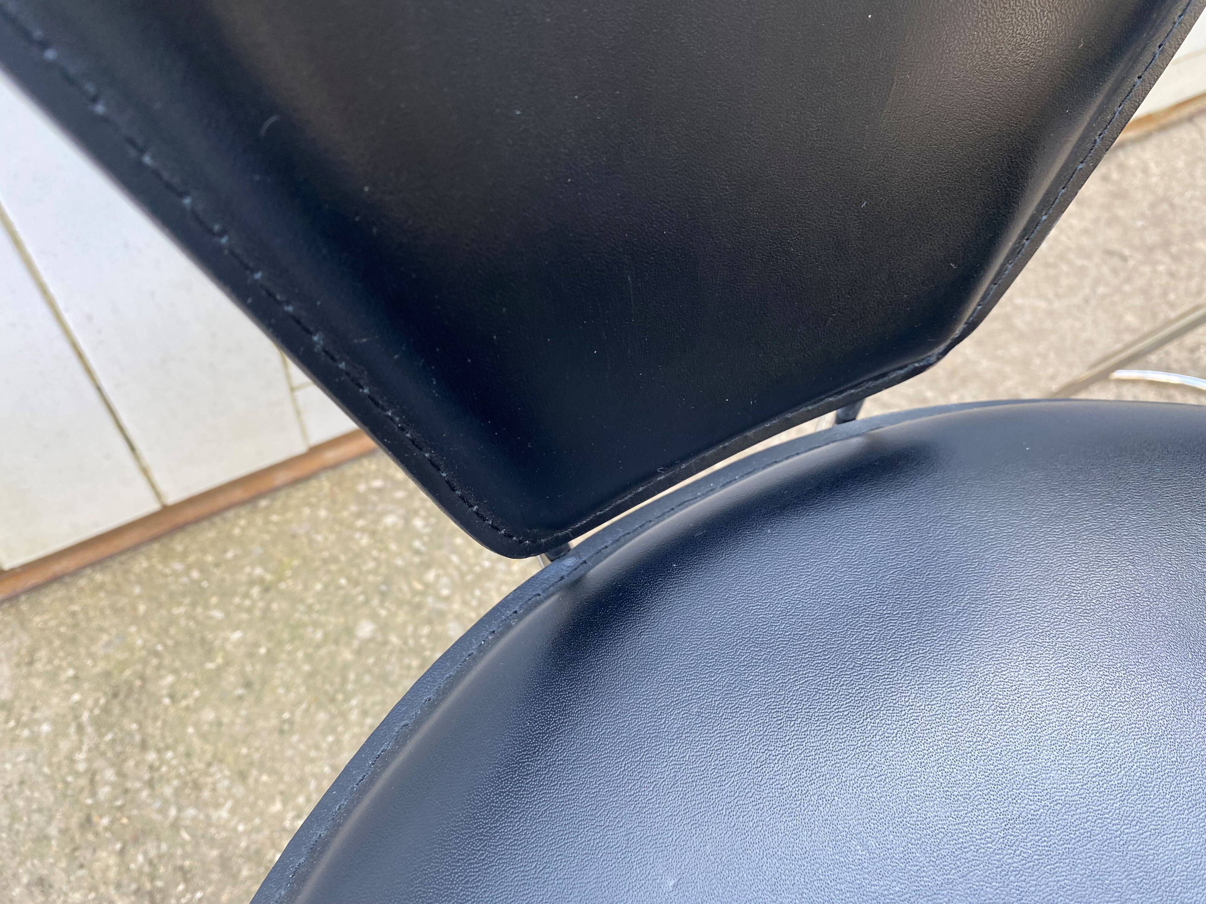 4 Linda armchairs by Arrben in black leather and chrome steel, 1980