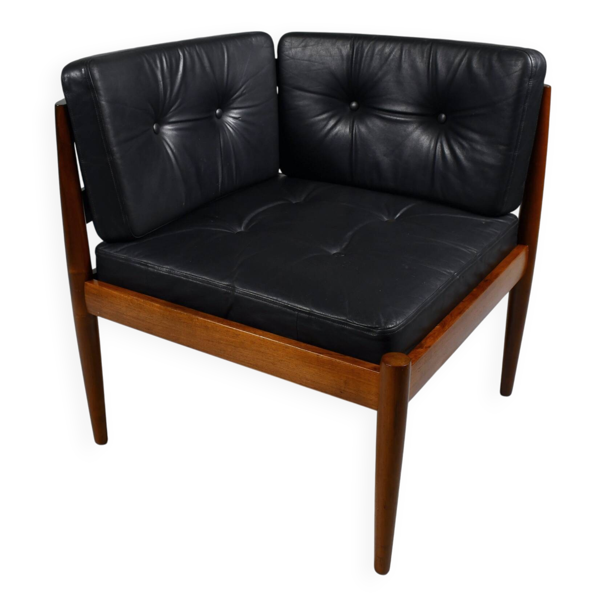 Univers corner chair by Kai Kristiansen for Magnus Olesen. 1965.