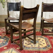 Set of 6 English chairs in oak and fine leather from the late 19th century.