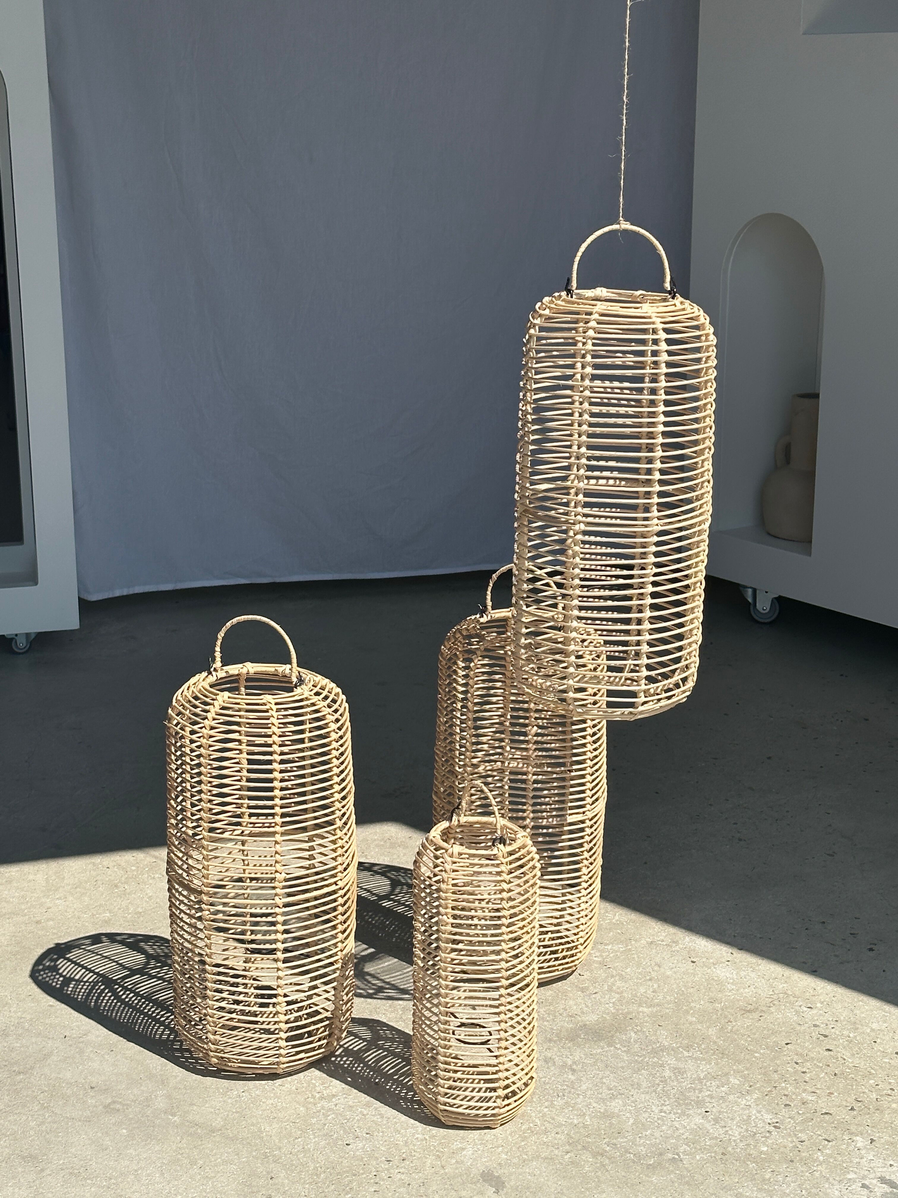 Small lantern-shaped rattan suspension H35 D15