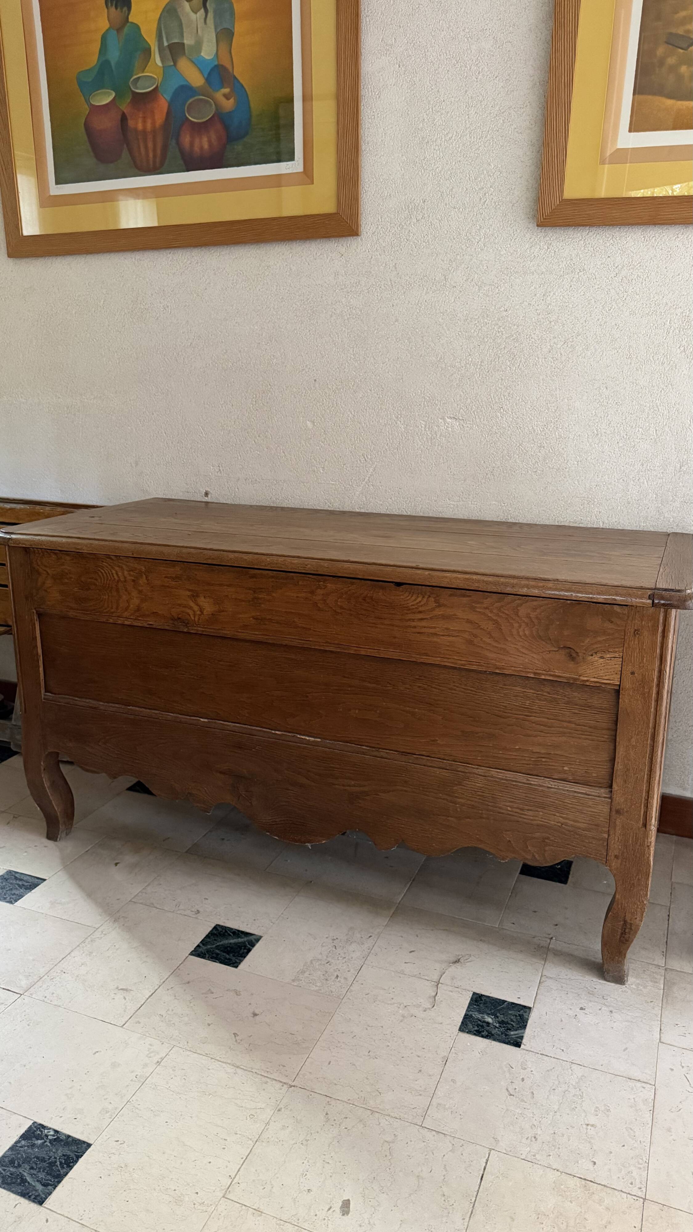 Ancien, coffre en chene massif – ideal deco campagne et maison de caractère