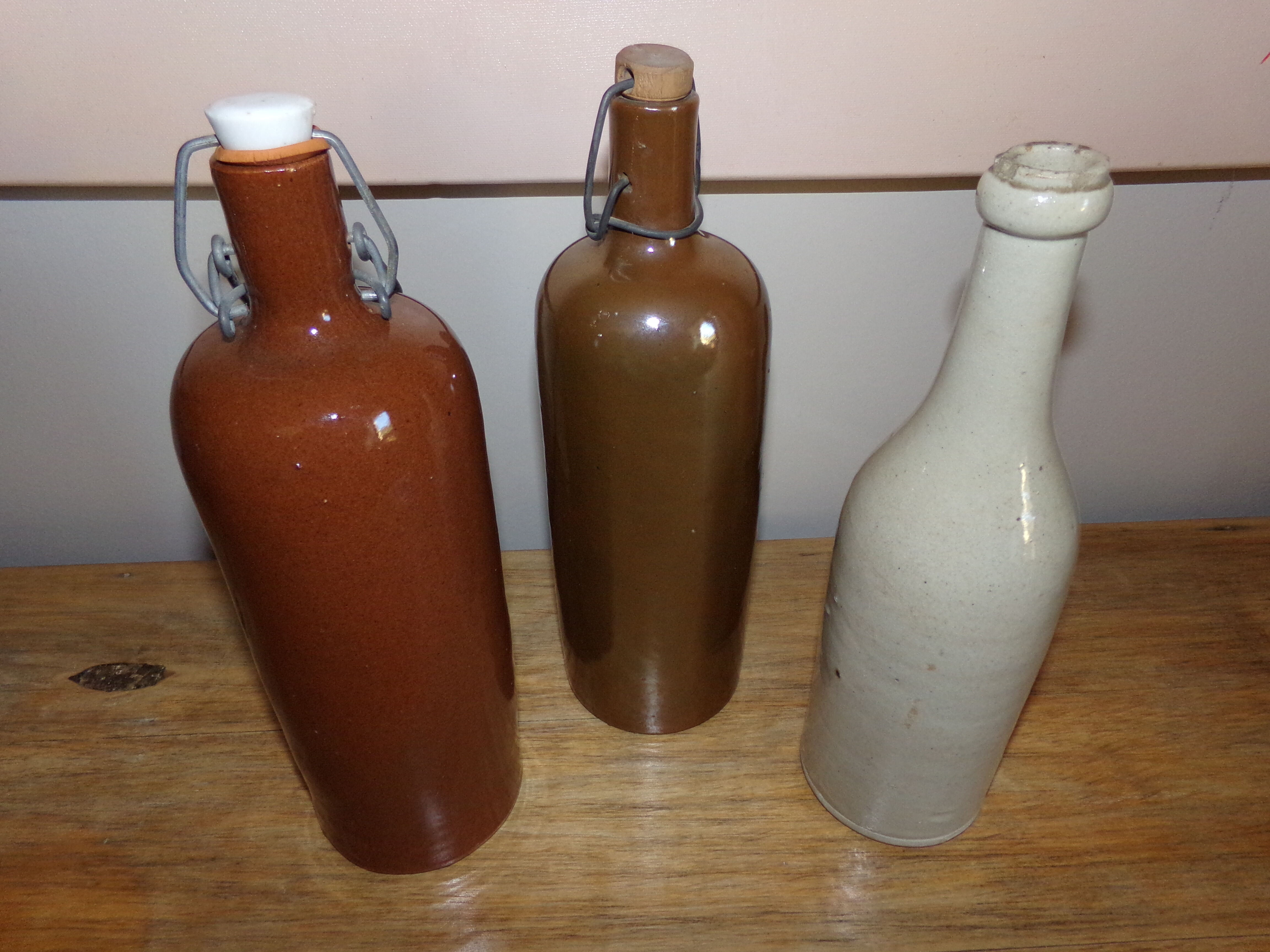 Lot of 3 bottles of varnished sandstone