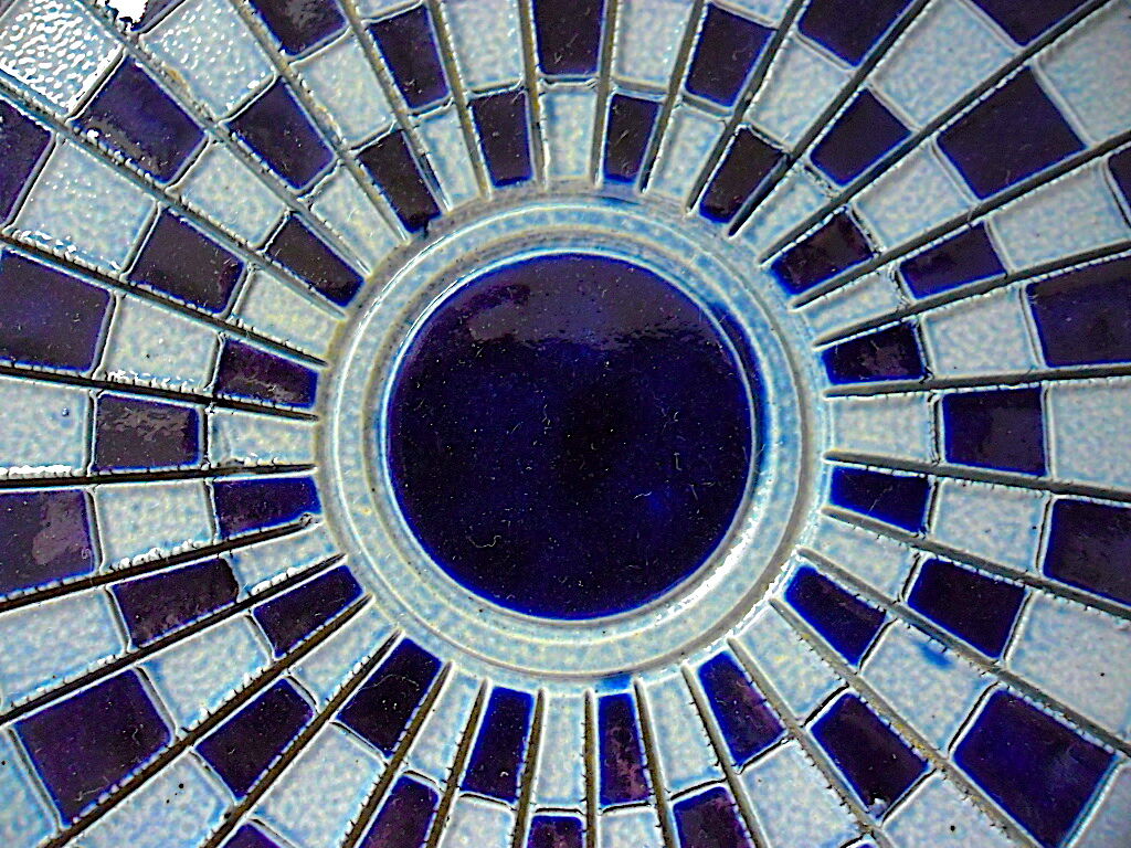 Circular sandstone plateau with Alsace salt