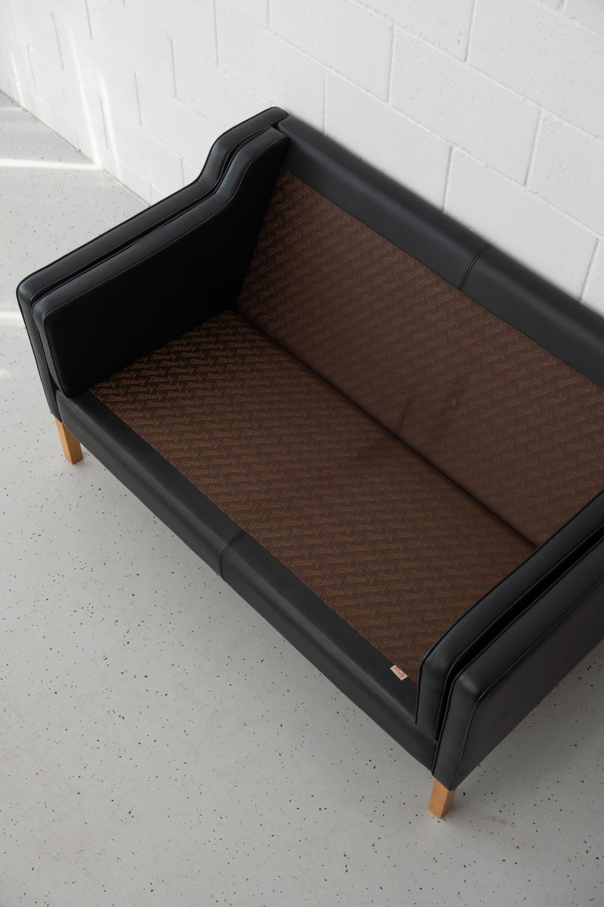 Stouby black leather sofa