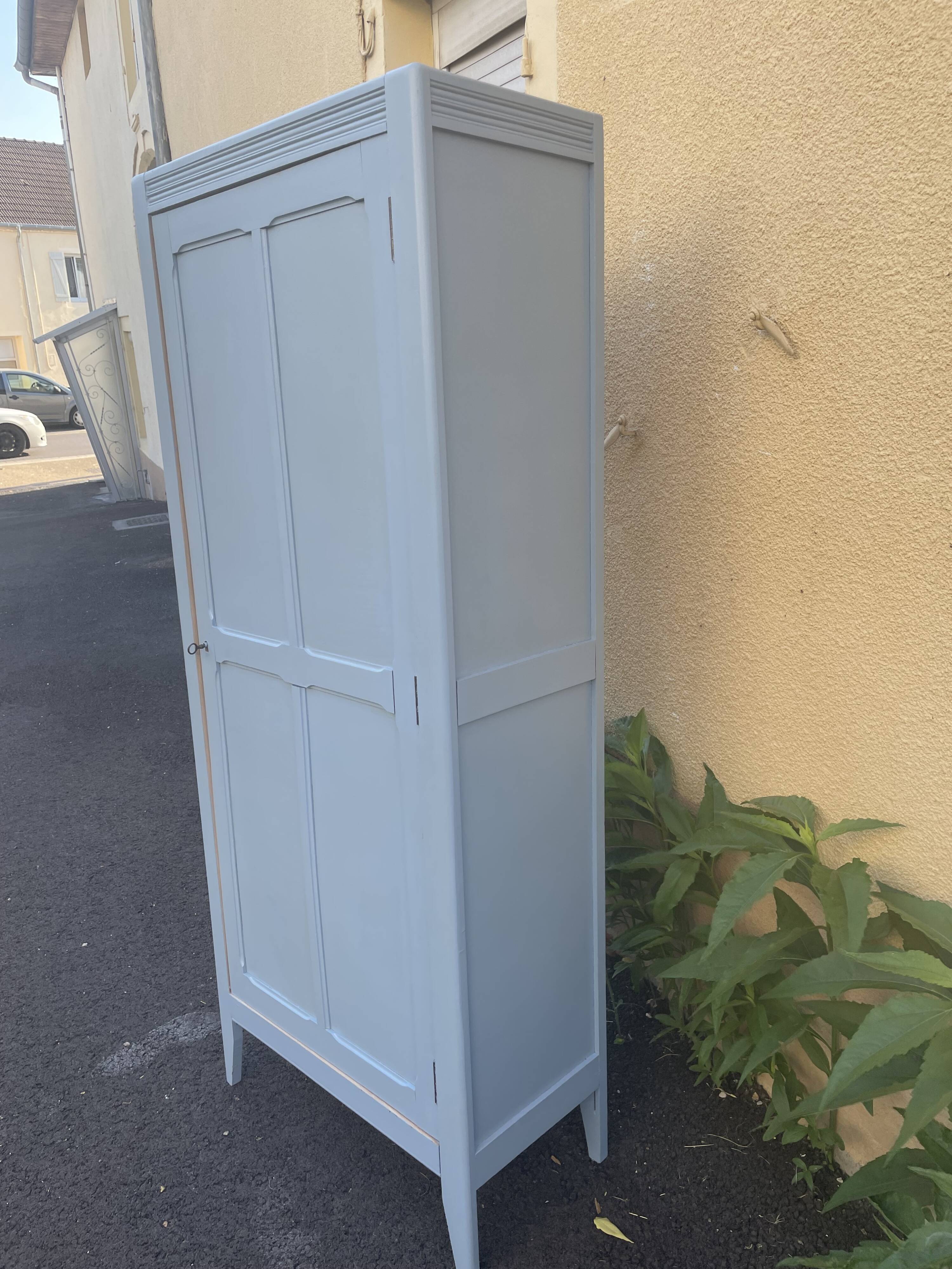Armoire parisienne
