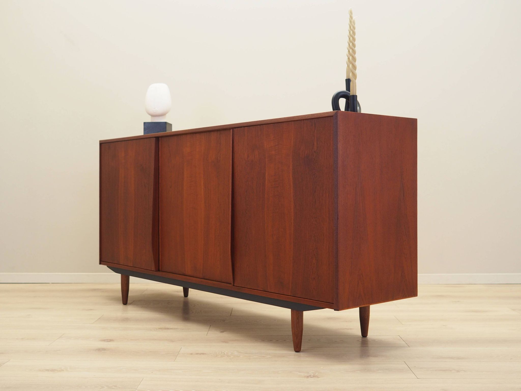 Buffet danois en teck, années 1970