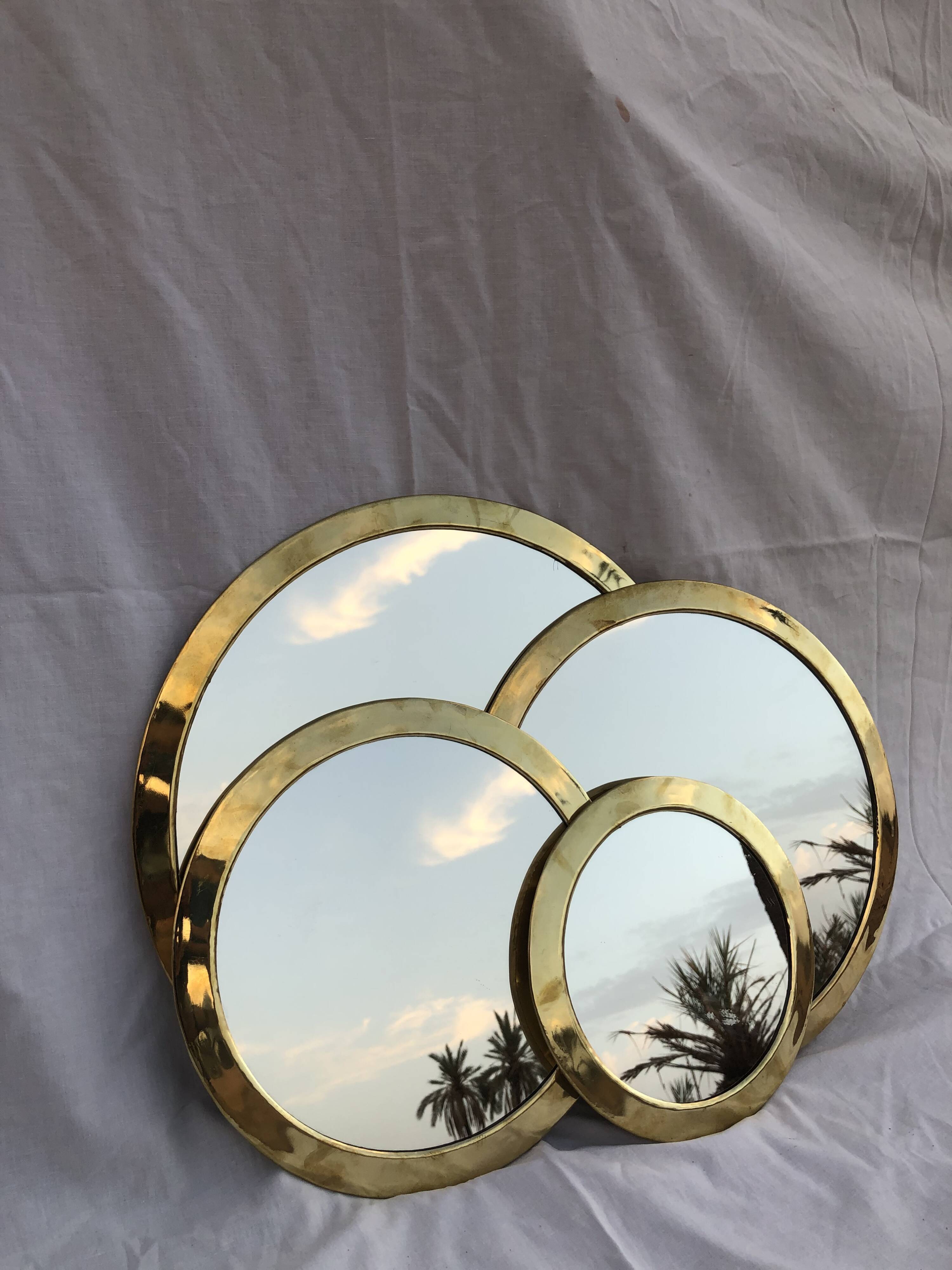 Set of 4 round polished brass mirrors – Moroccan craftsmanship – Vintage style