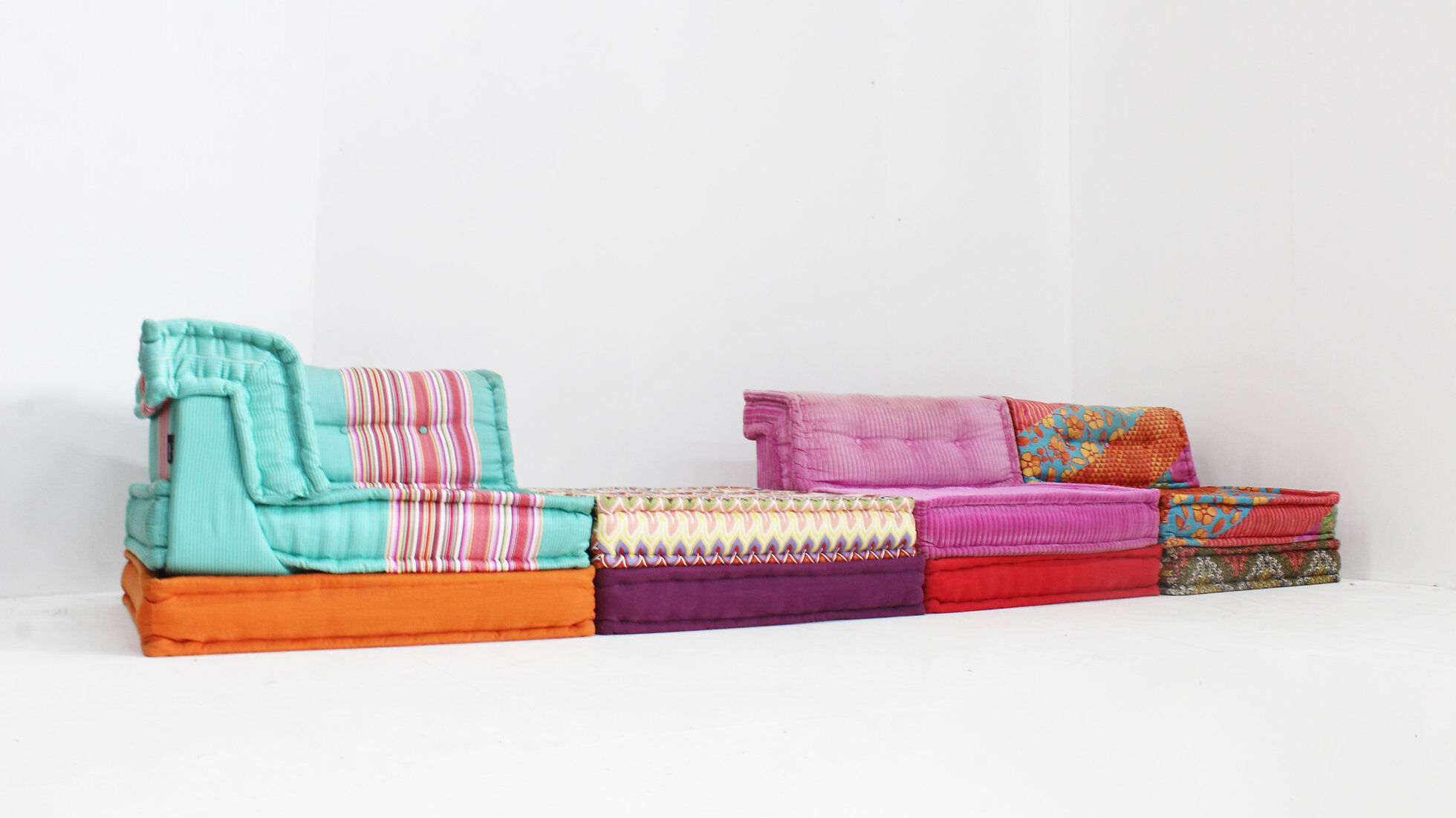 Canapé Mah Jong Roche Bobois design Kenzo Takada par Hans Hopfer, ensemble de 11.