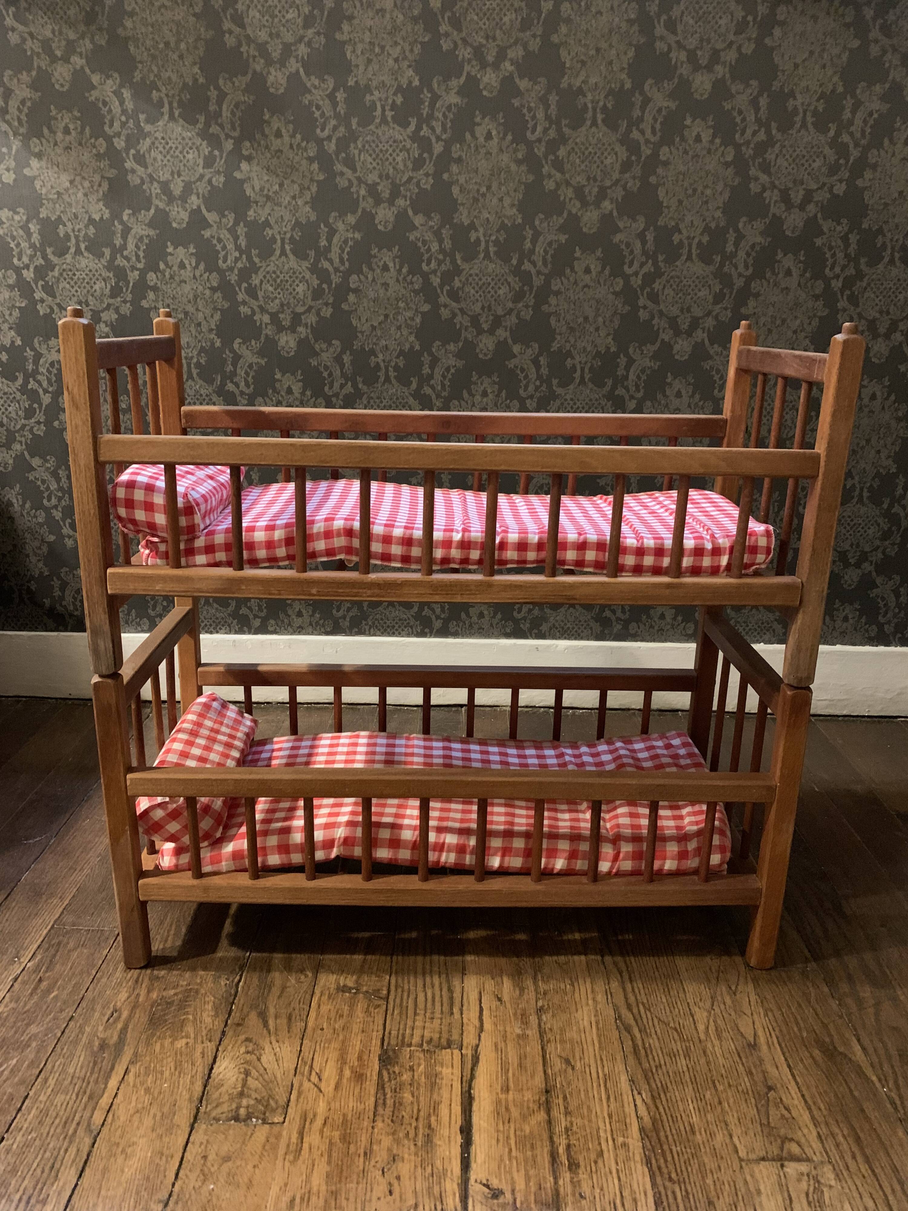 Doll beds, bunk
