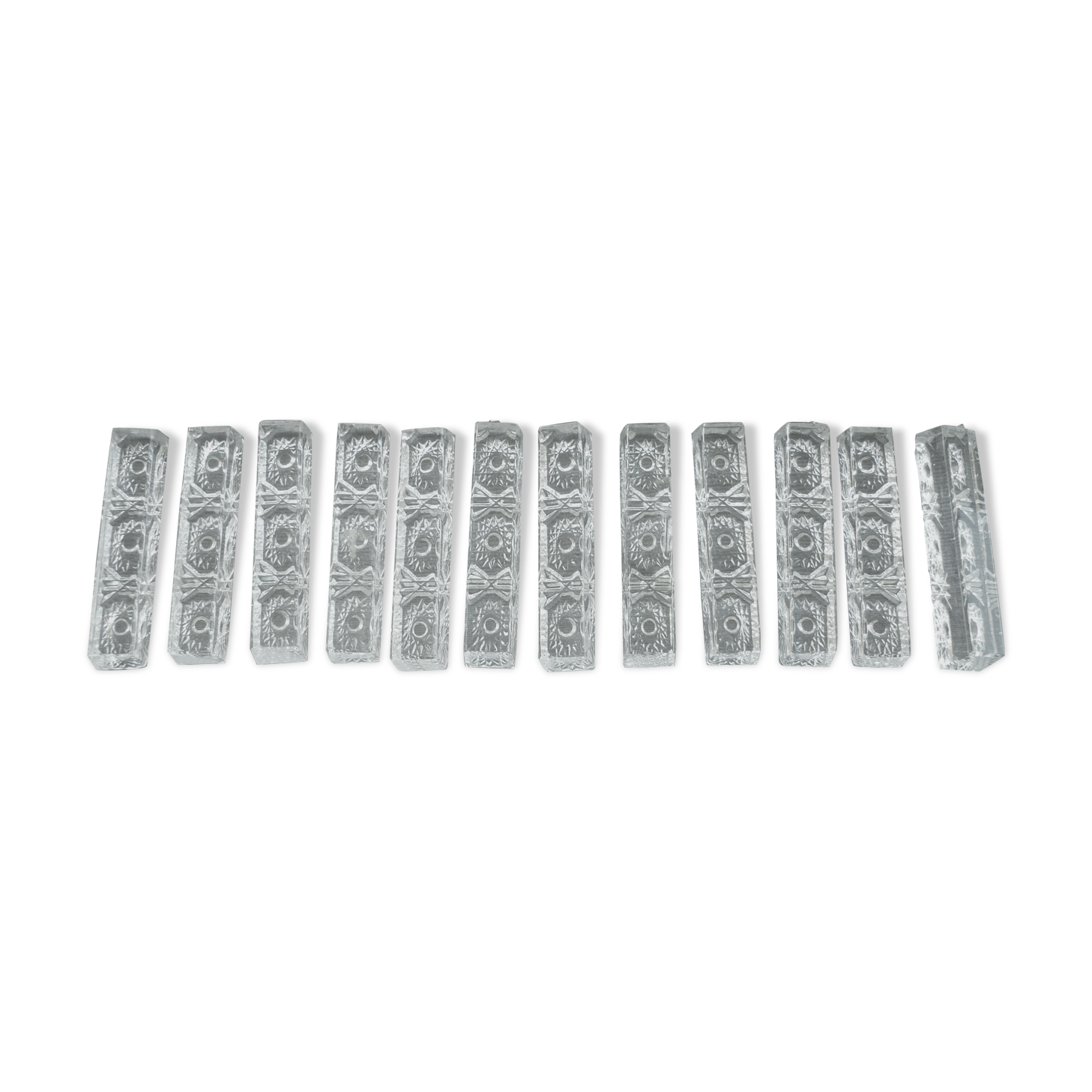 Set of 12 wears crystal knives