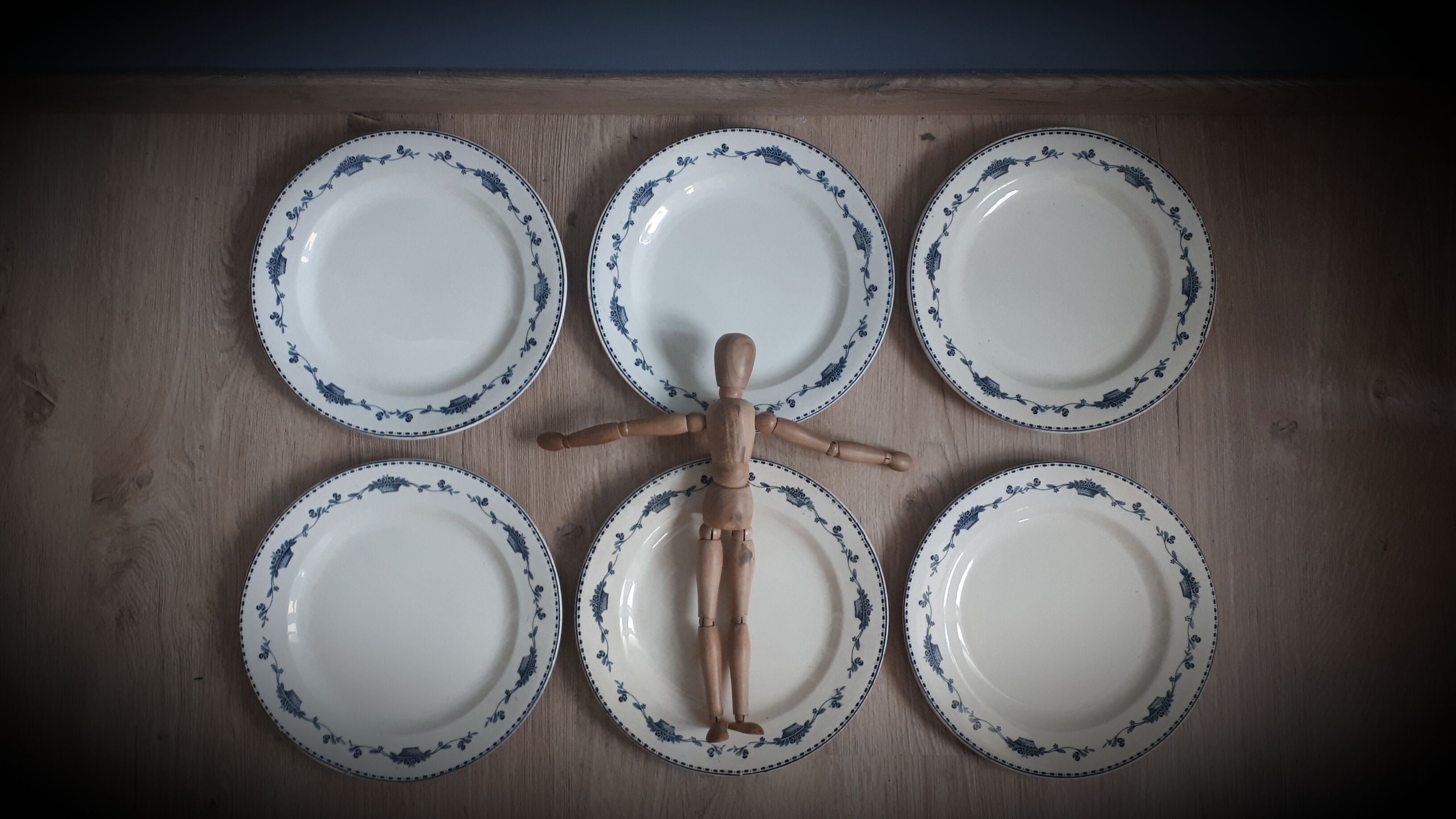 Set 6 flat plates EC Roger Salins