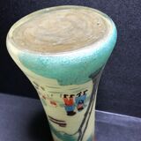 1435 Discreet brand with heel to decipher vase