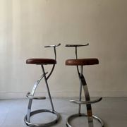 Bar stools in tubular chrome and tan leather, 1970s