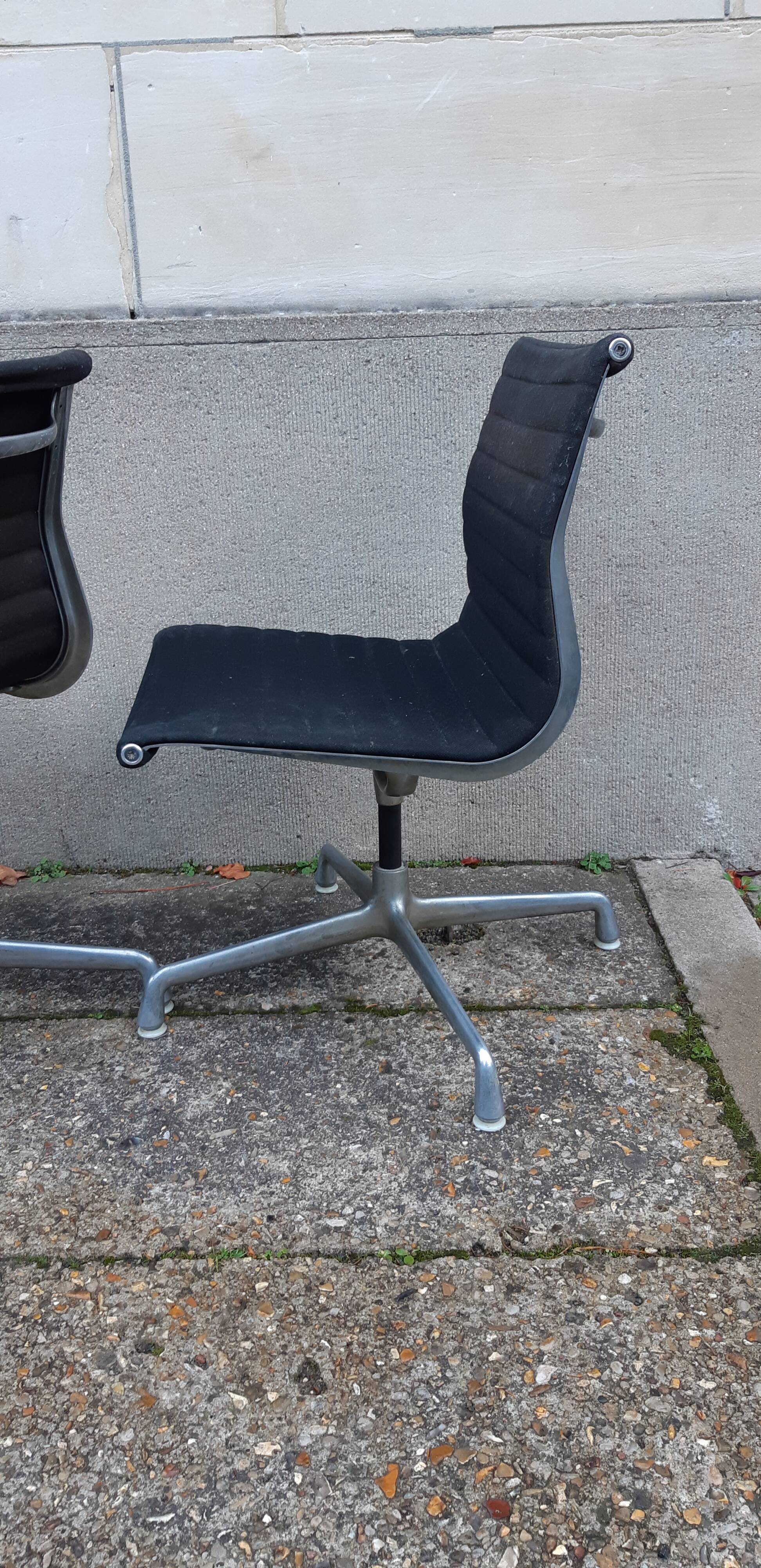 Chaise de bureau Eames pour Herman Miller EA 106