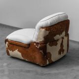 Poltrona vintage in cavallino e tessuto bianco anni ’70 modernariato