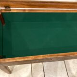 Presentation glass table