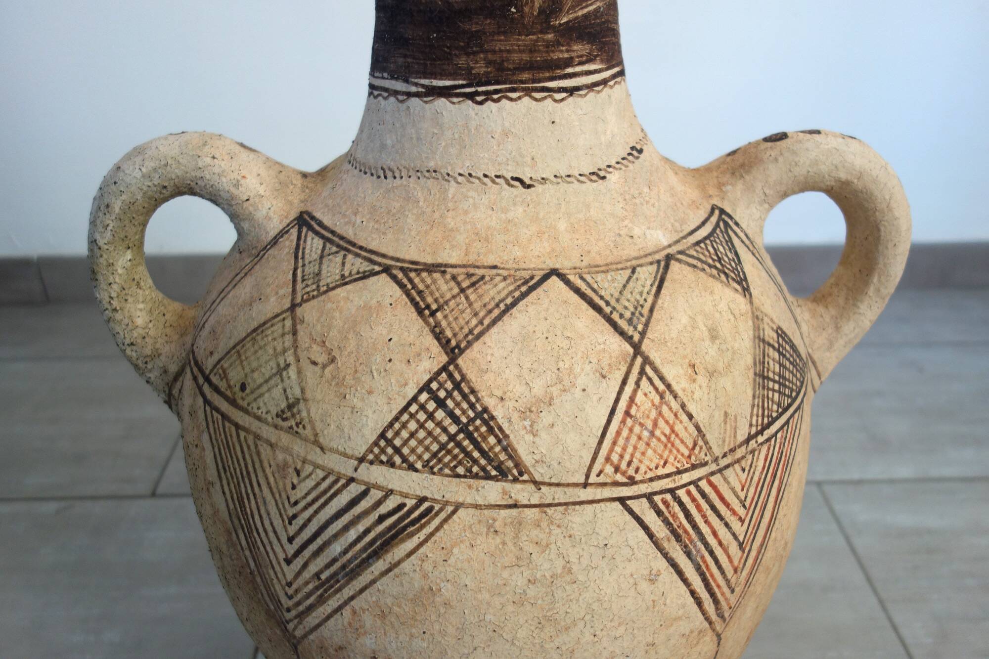 Large terracotta jar from the Rif, Morocco H70cm